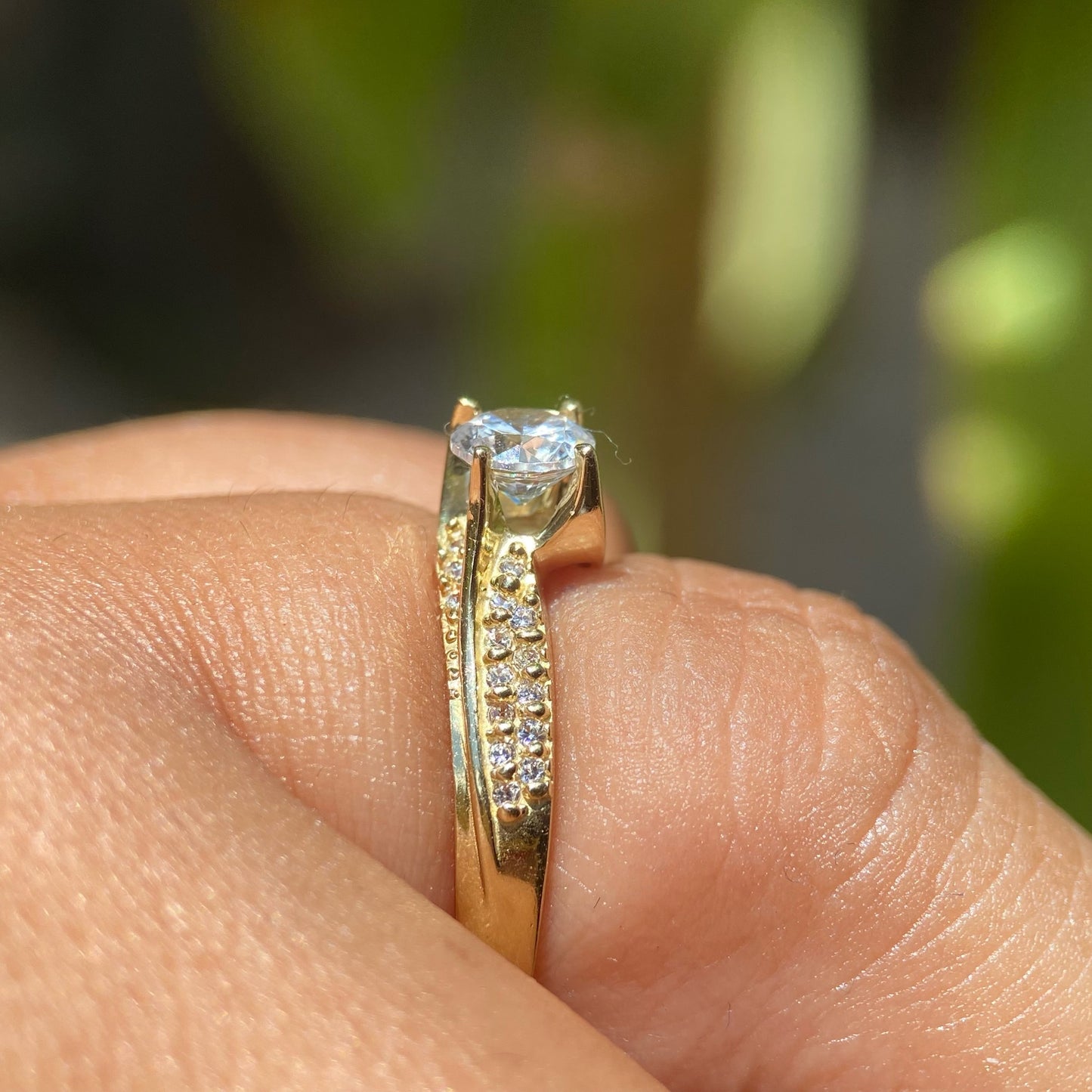 10k Yellow Gold Engagement Ring with Zirconia NO NAME