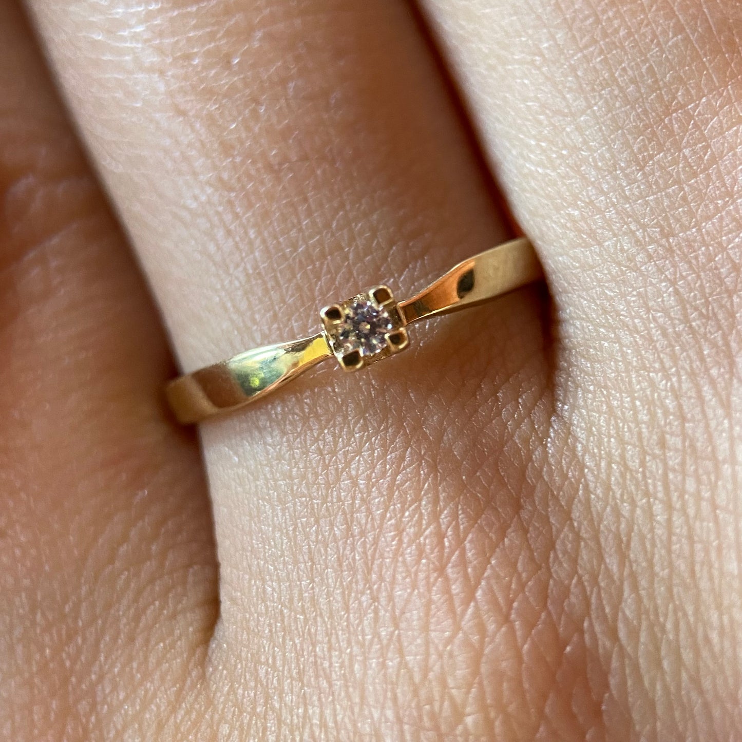 Anillo de compromiso en oro