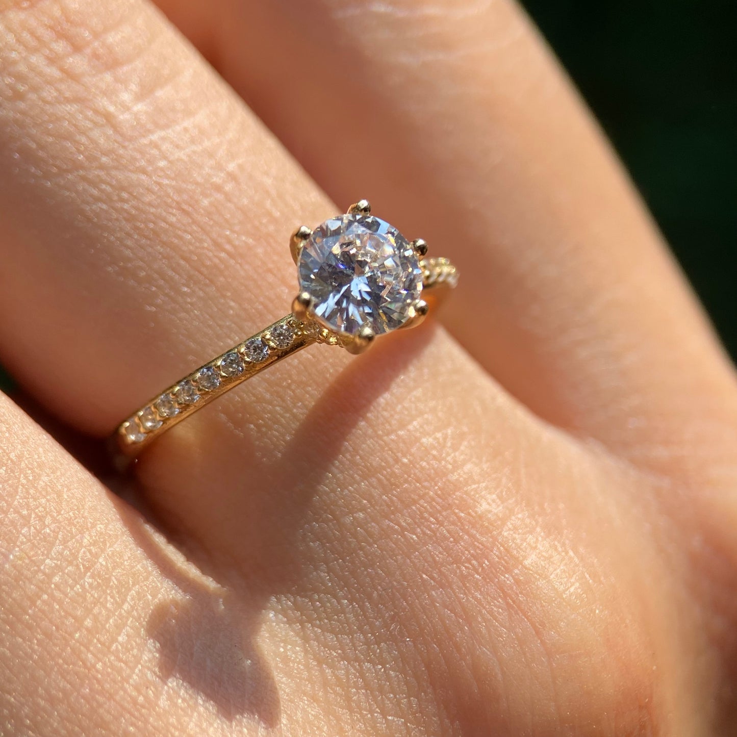 Anillo de compromiso en oro