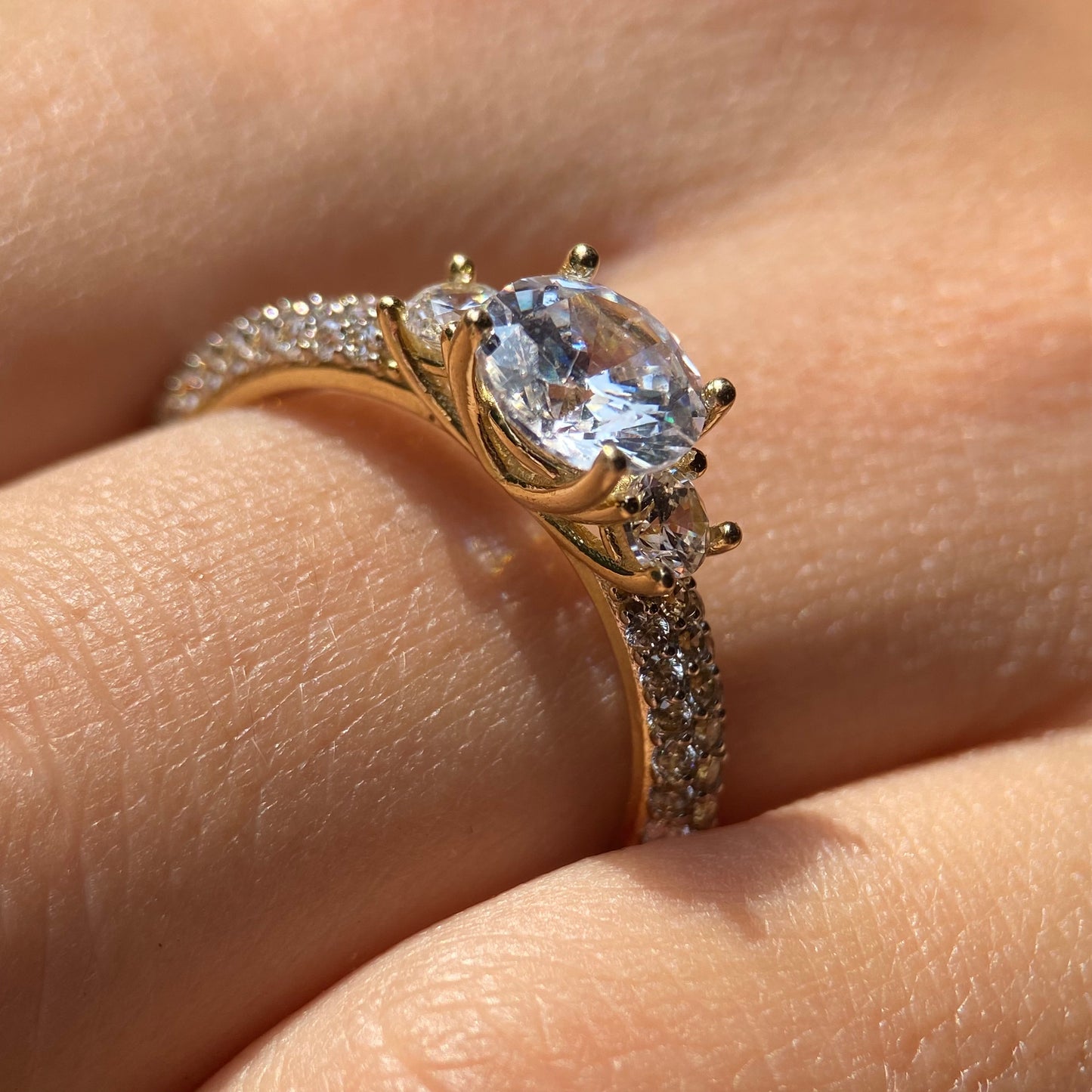 Anillo de compromiso en oro