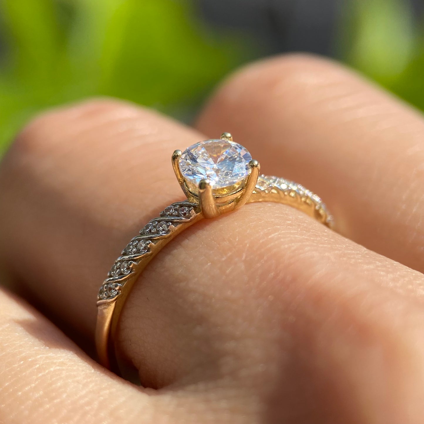 Anillo de compromiso en oro