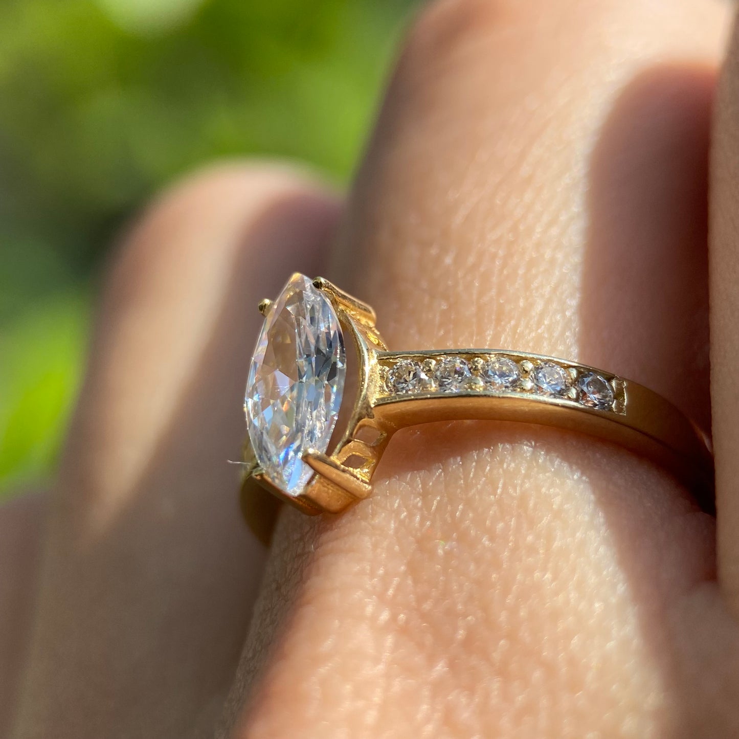 Anillo de compromiso en oro