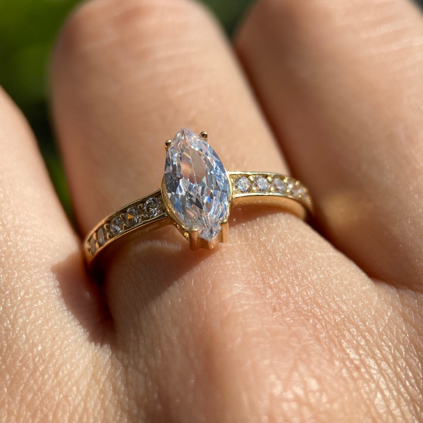 Anillo de compromiso en oro