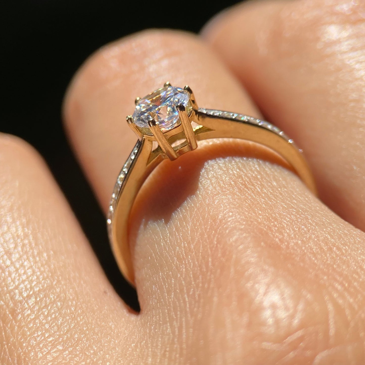 Anillo de compromiso en oro