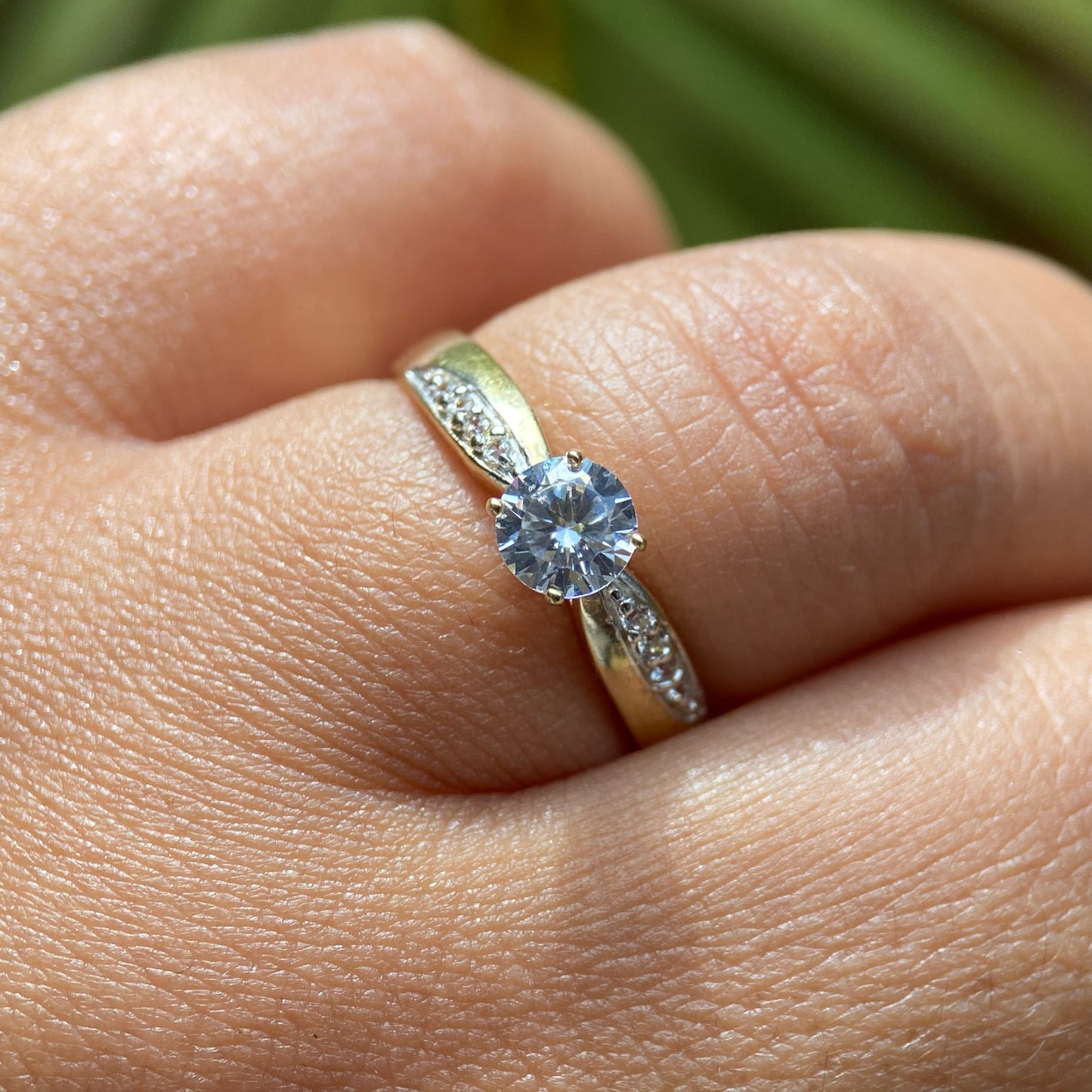 10k Yellow Gold Engagement Ring with Zirconia NO NAME