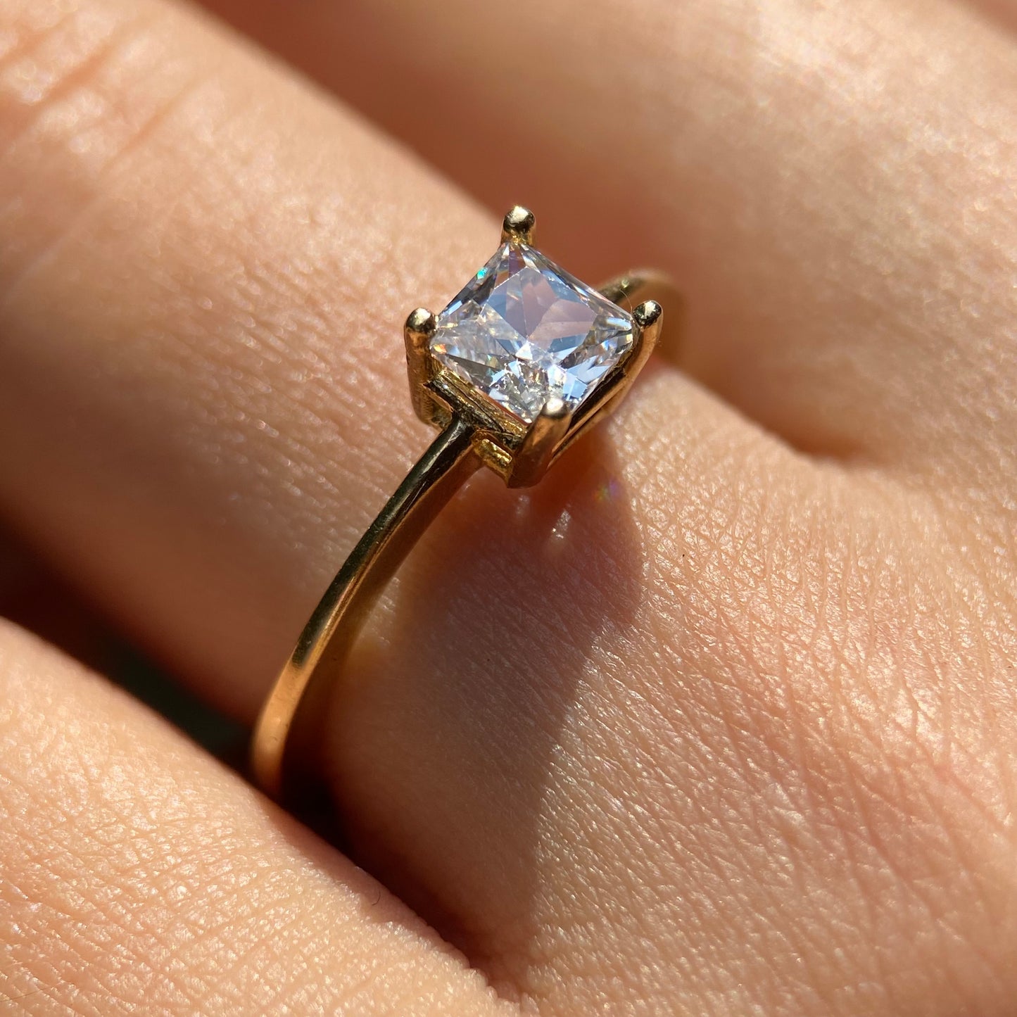 Anillo de compromiso en oro