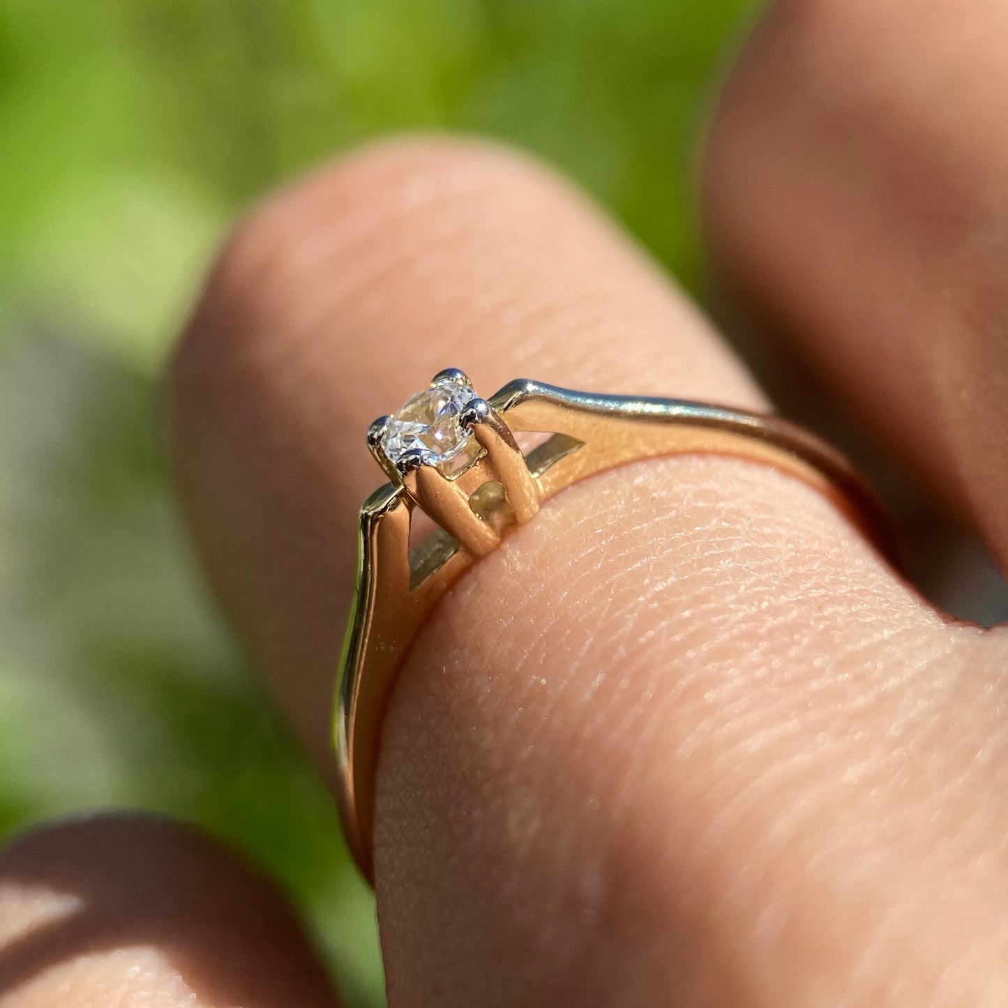 Anillo de compromiso en oro