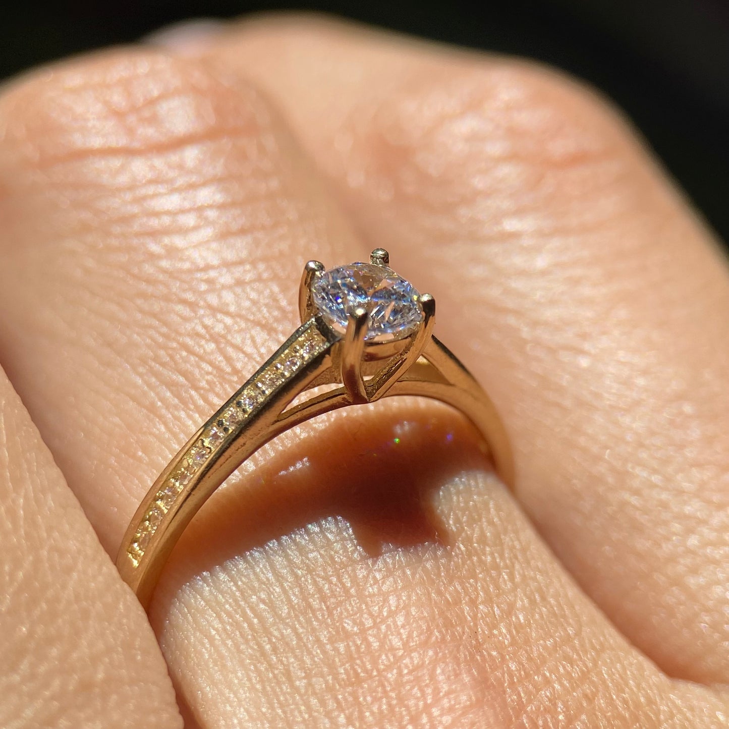 Anillo de compromiso en oro