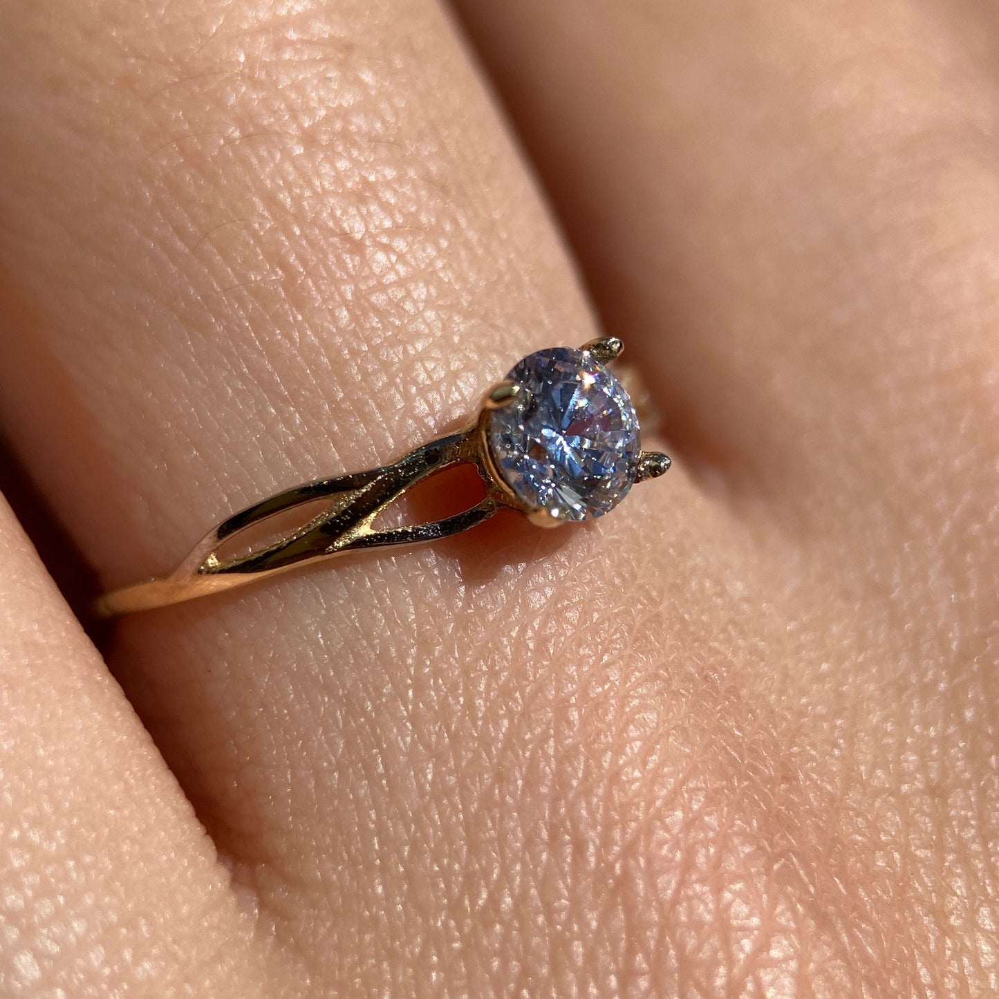 Anillo de compromiso en oro