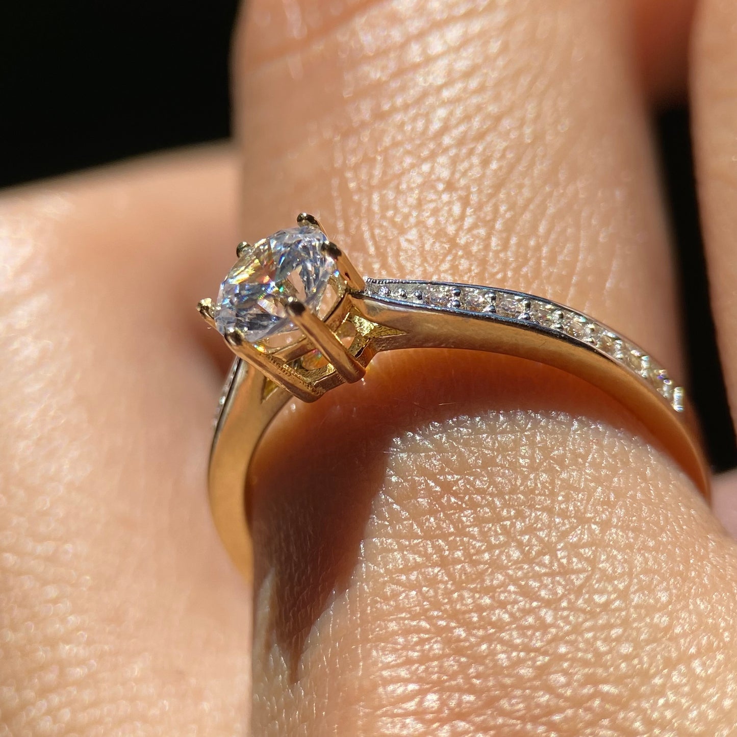 Anillo de compromiso en oro
