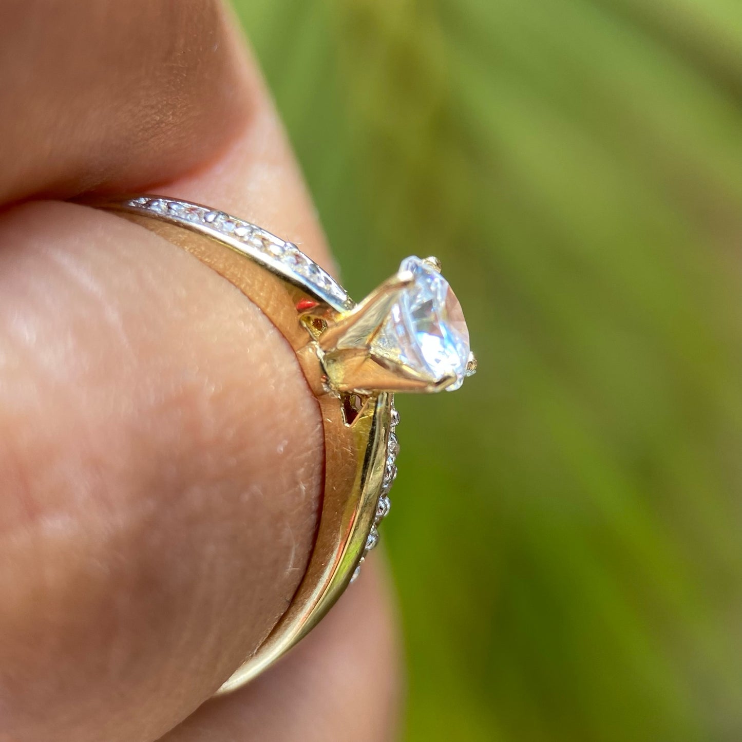 10k Yellow Gold Engagement Ring with Zirconia NO NAME