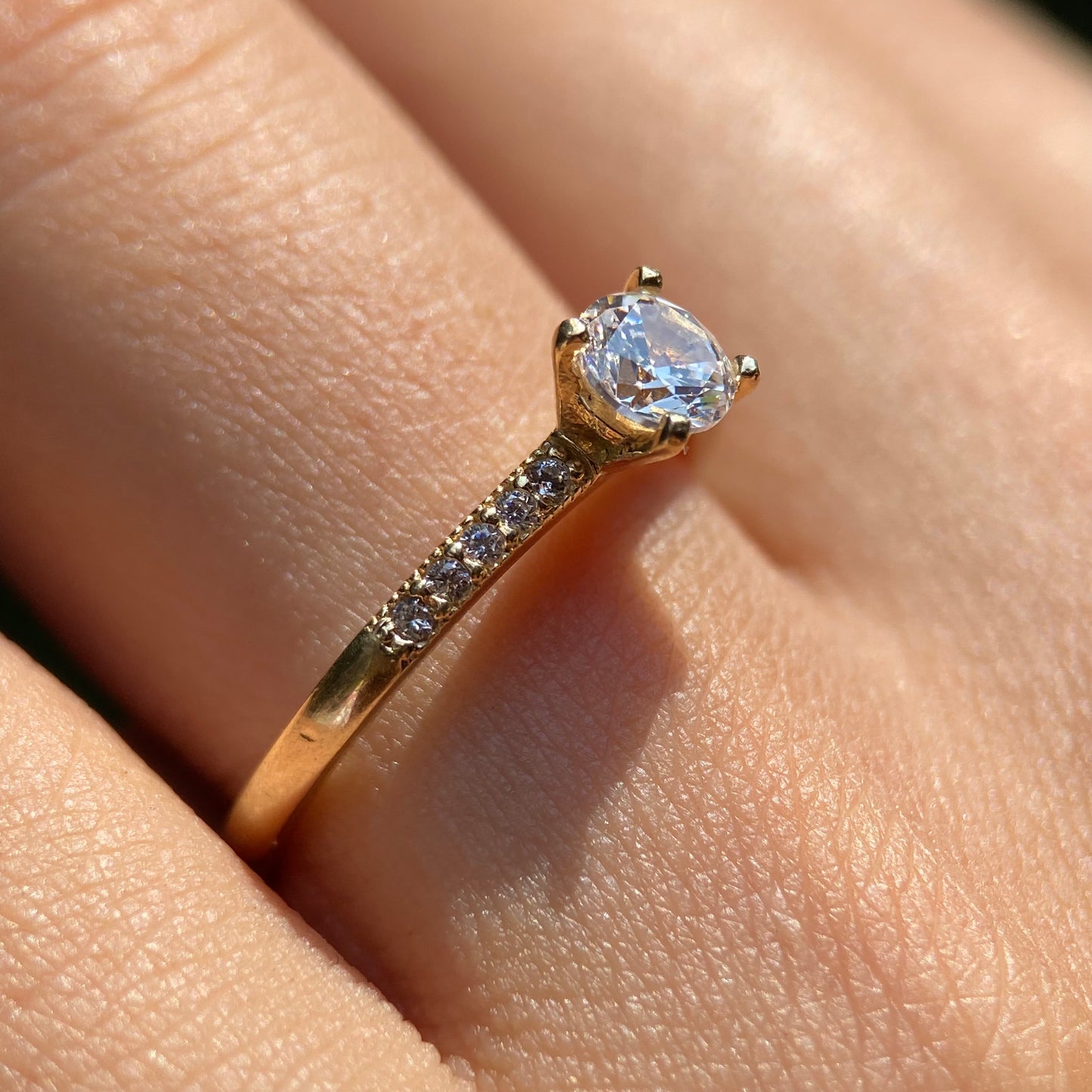 Anillo de compromiso en oro