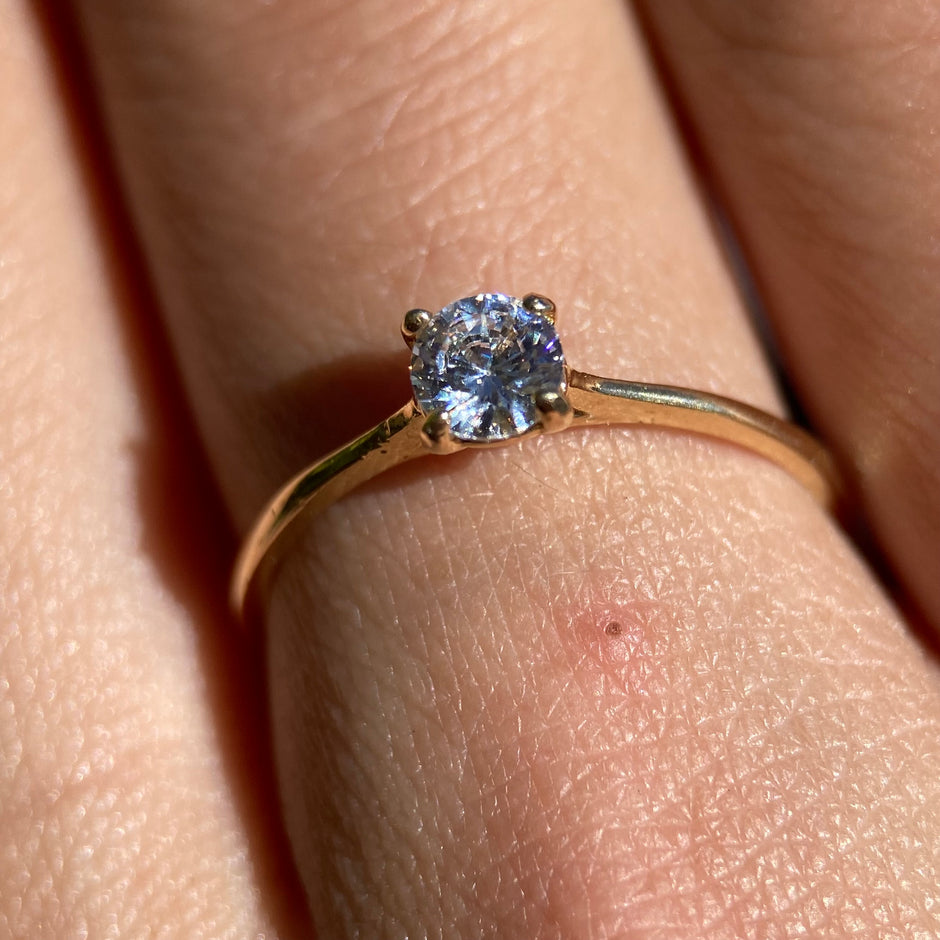 Anillo de compromiso en oro