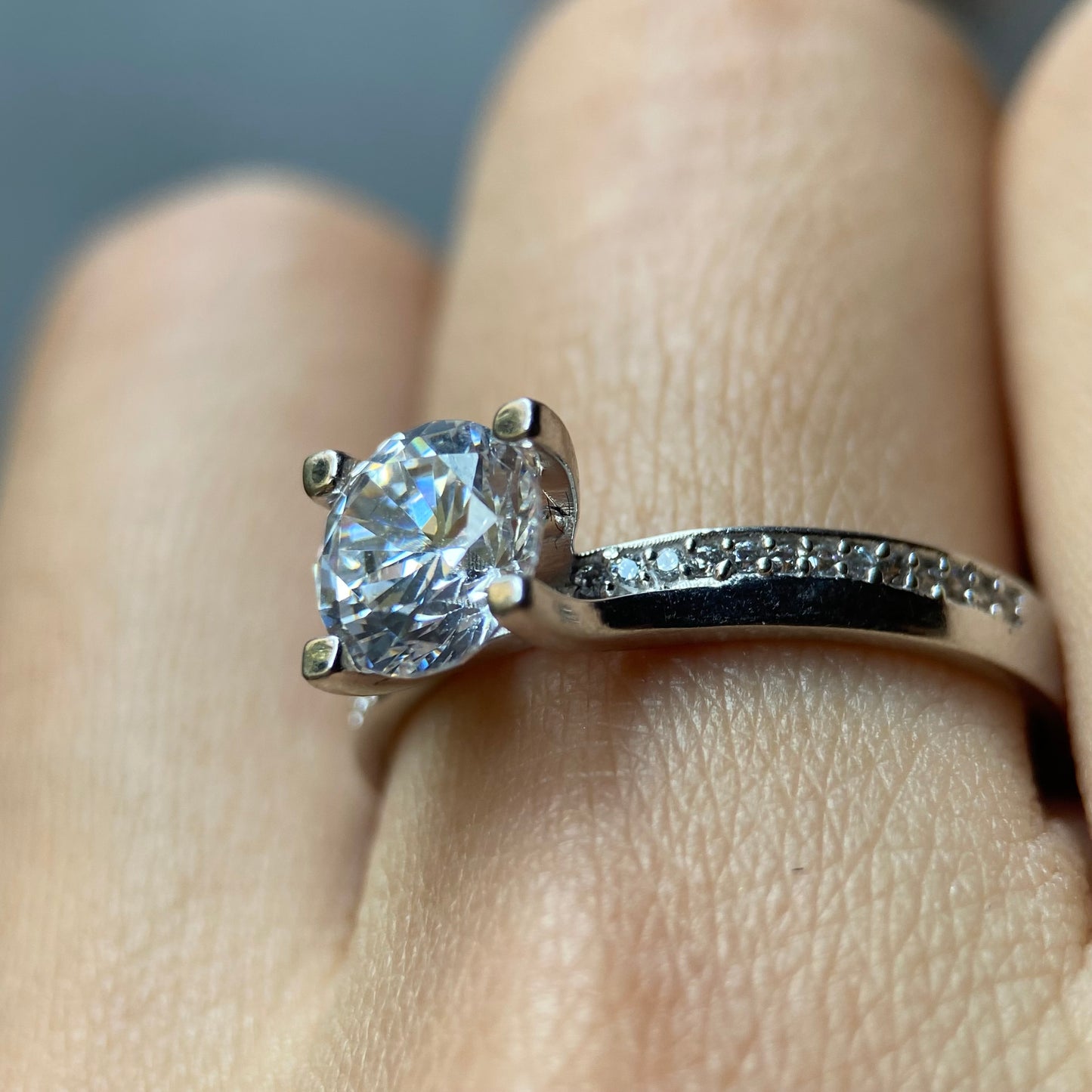 Anillo de compromiso en oro