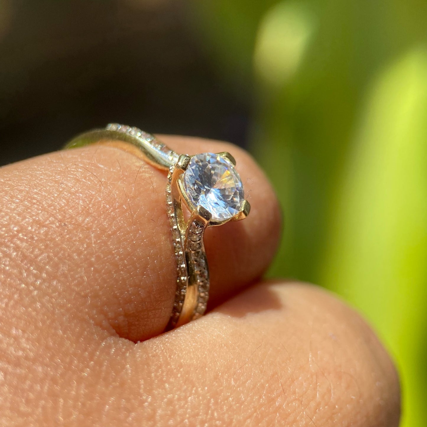 10k Yellow Gold Engagement Ring with Zirconia (NO NAME)