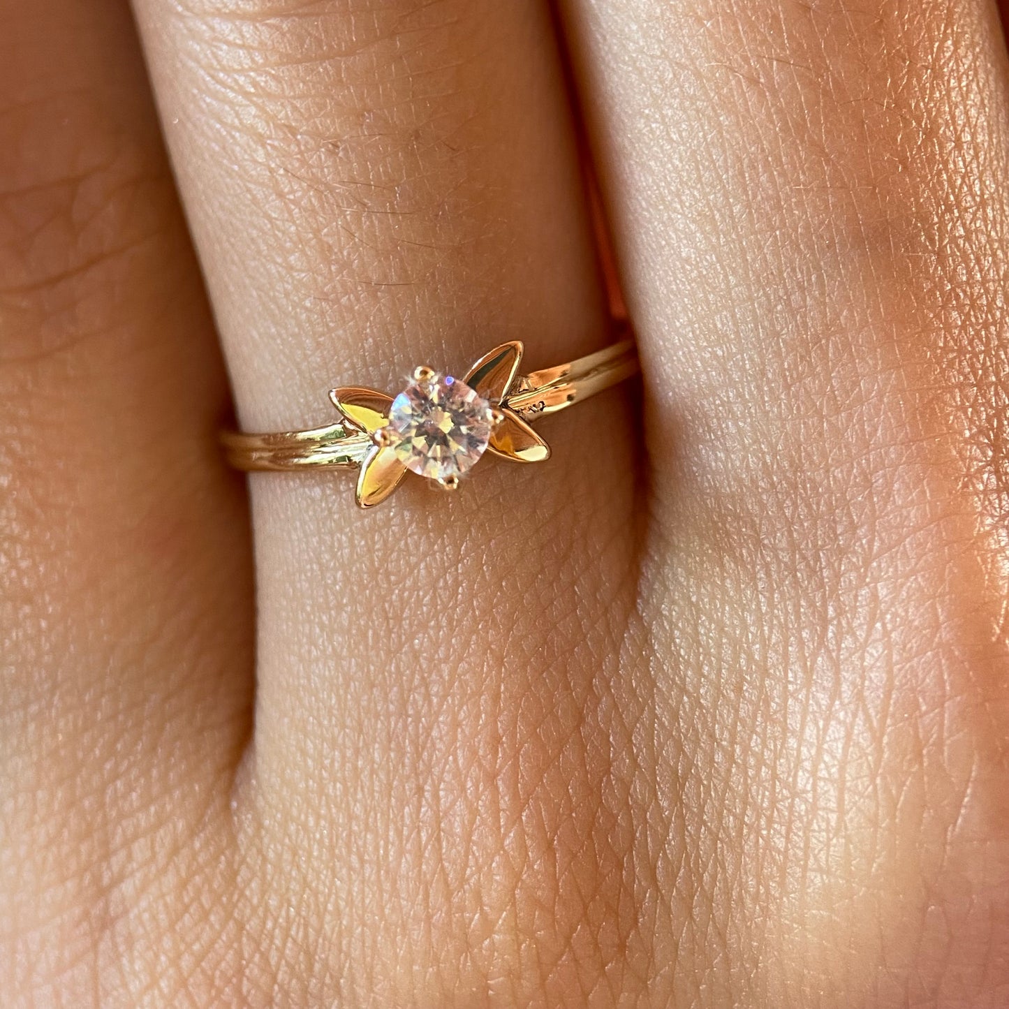 Anillo de compromiso en oro