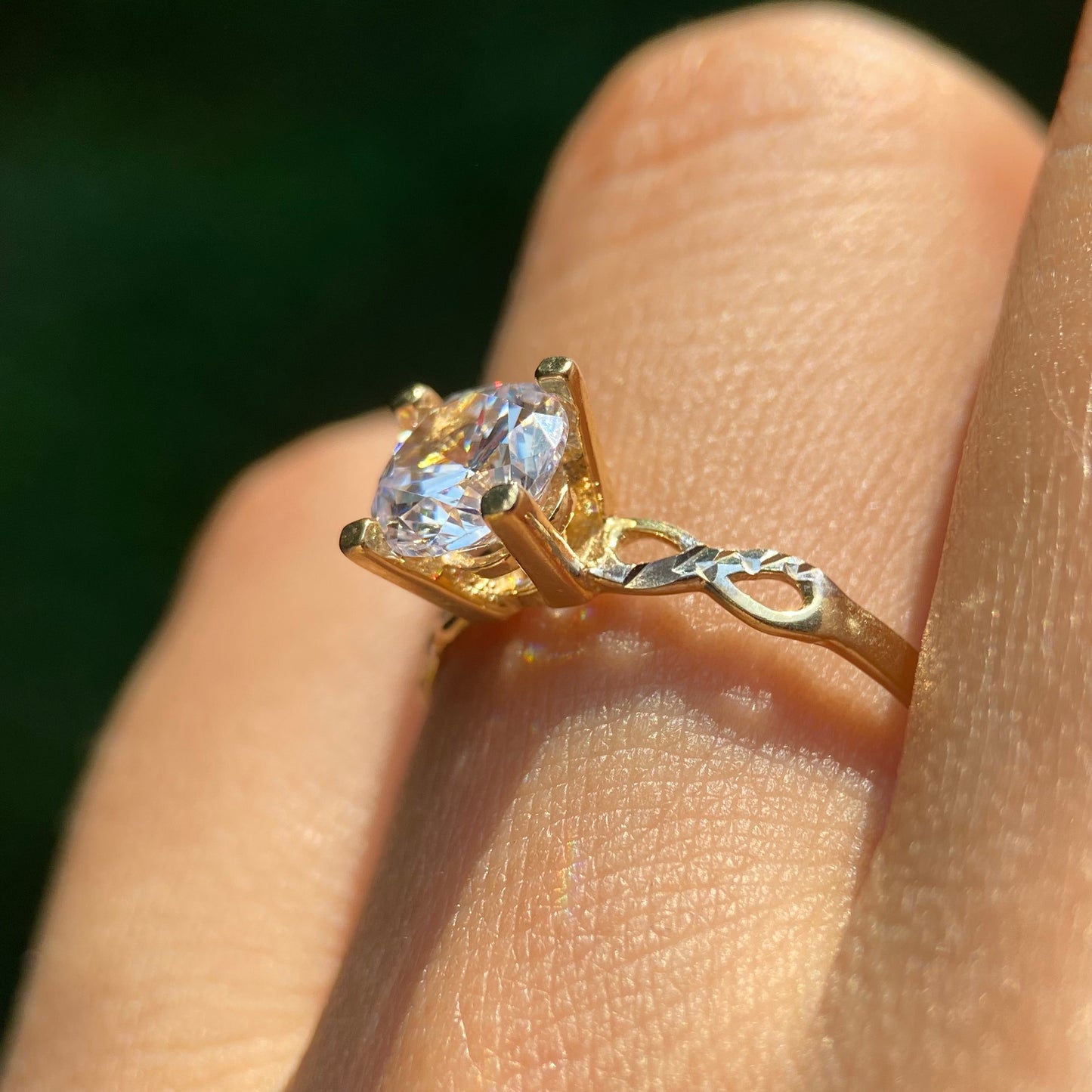 Anillo de compromiso en oro