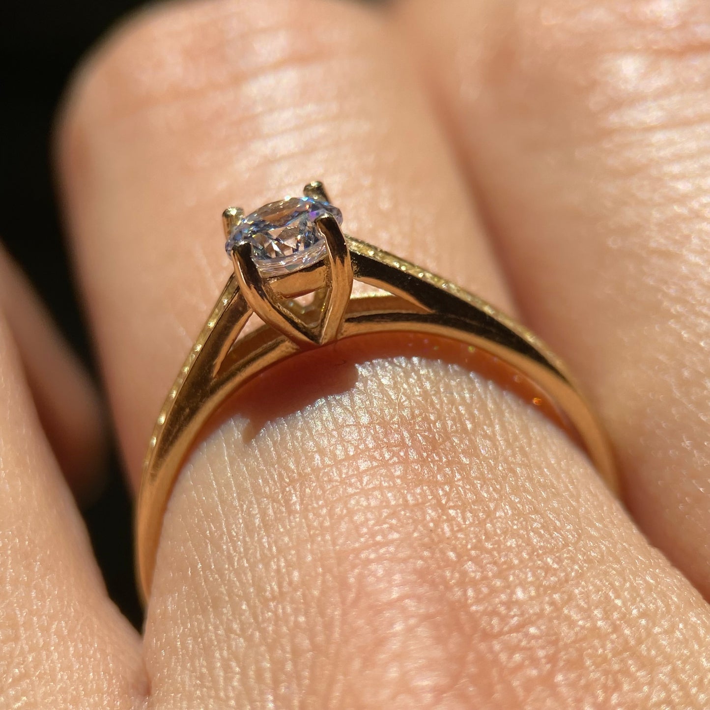Anillo de compromiso en oro