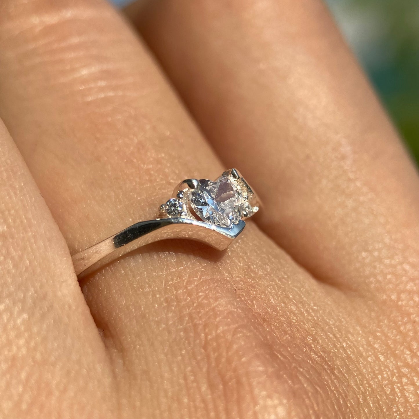 Anillo Alice en plata con circonias