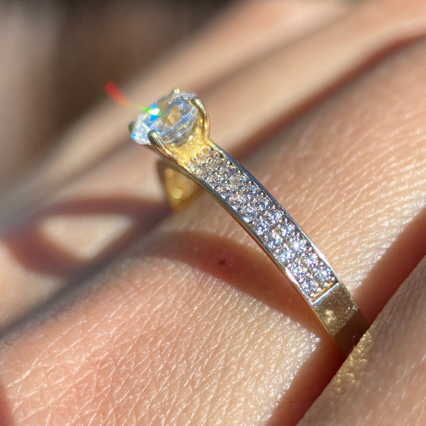 Anillo de compromiso en oro