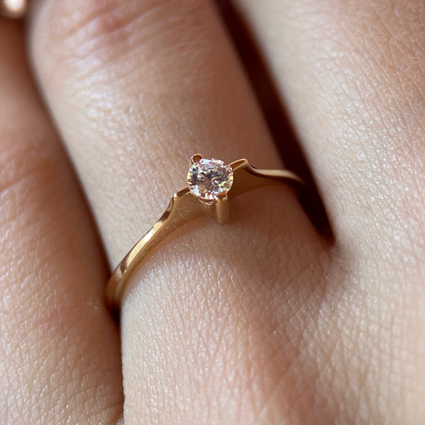 Anillo de compromiso en oro