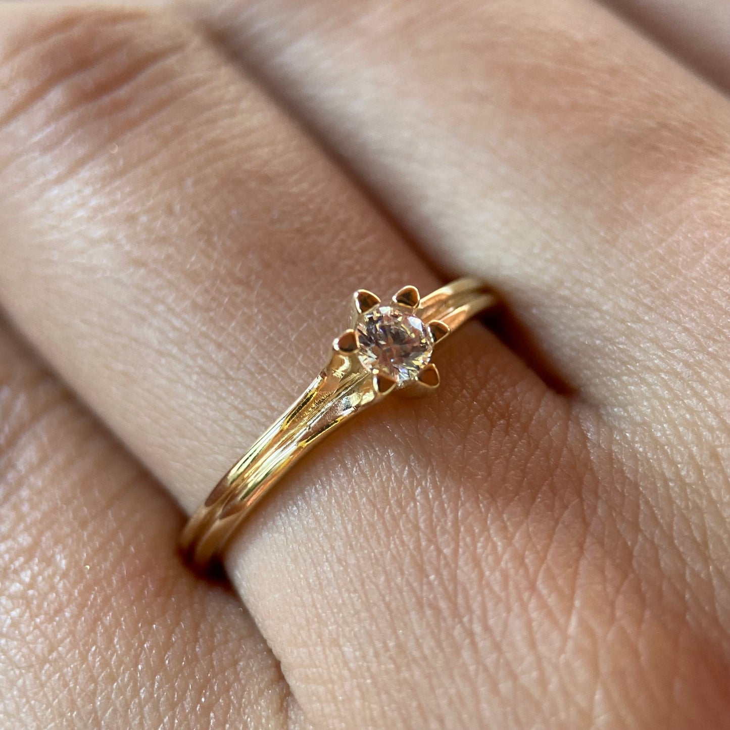 Anillo de compromiso en oro