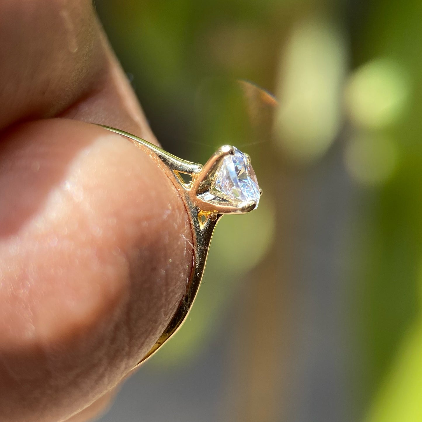Anillo de compromiso en oro