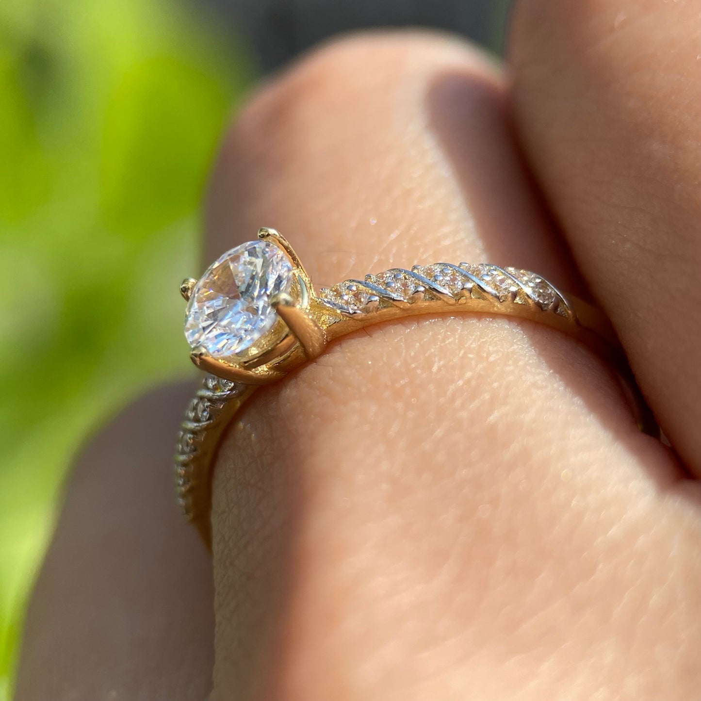 Anillo de compromiso en oro