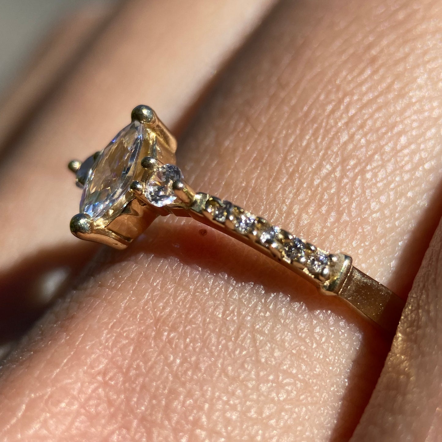 Anillo de compromiso en oro
