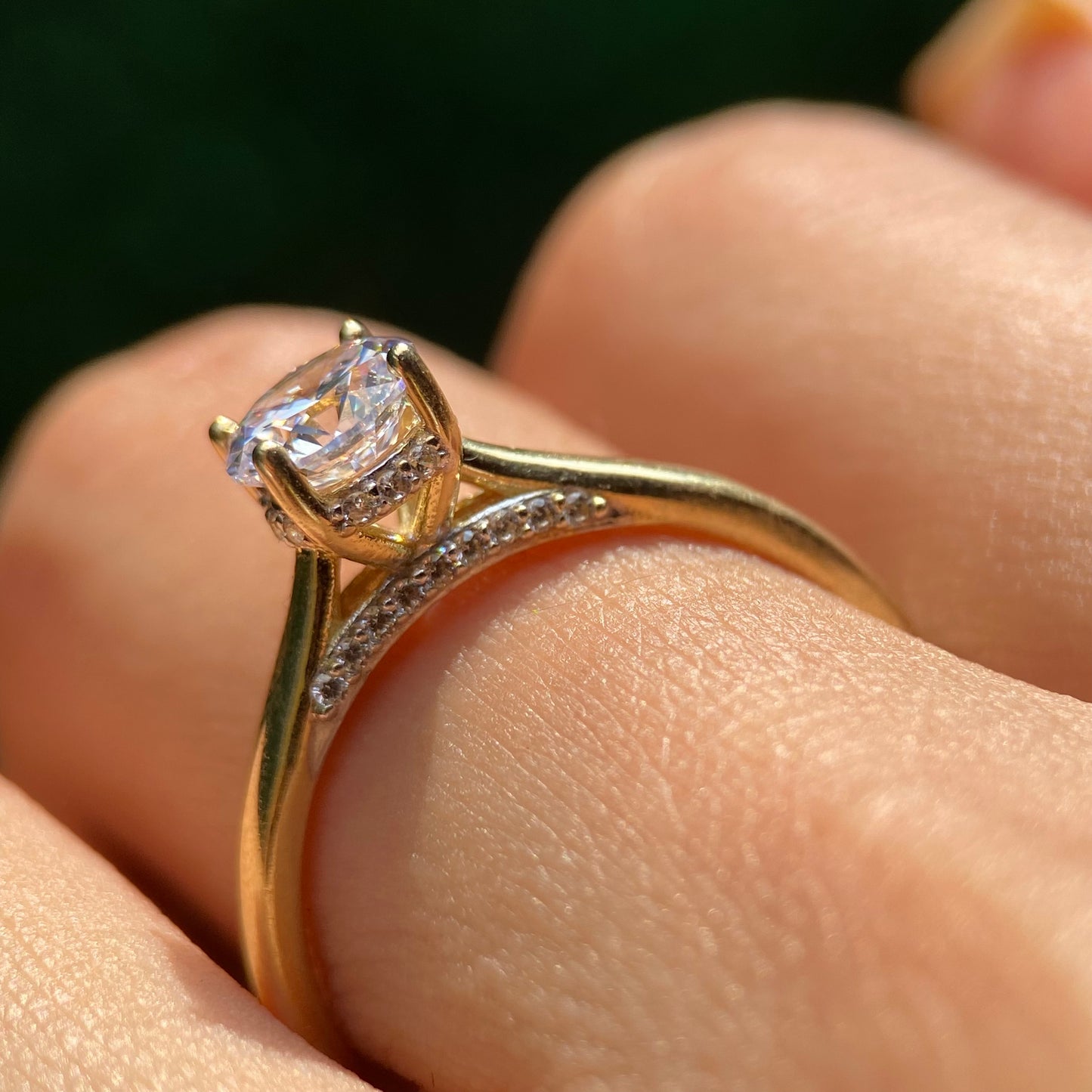 Anillo de compromiso en oro