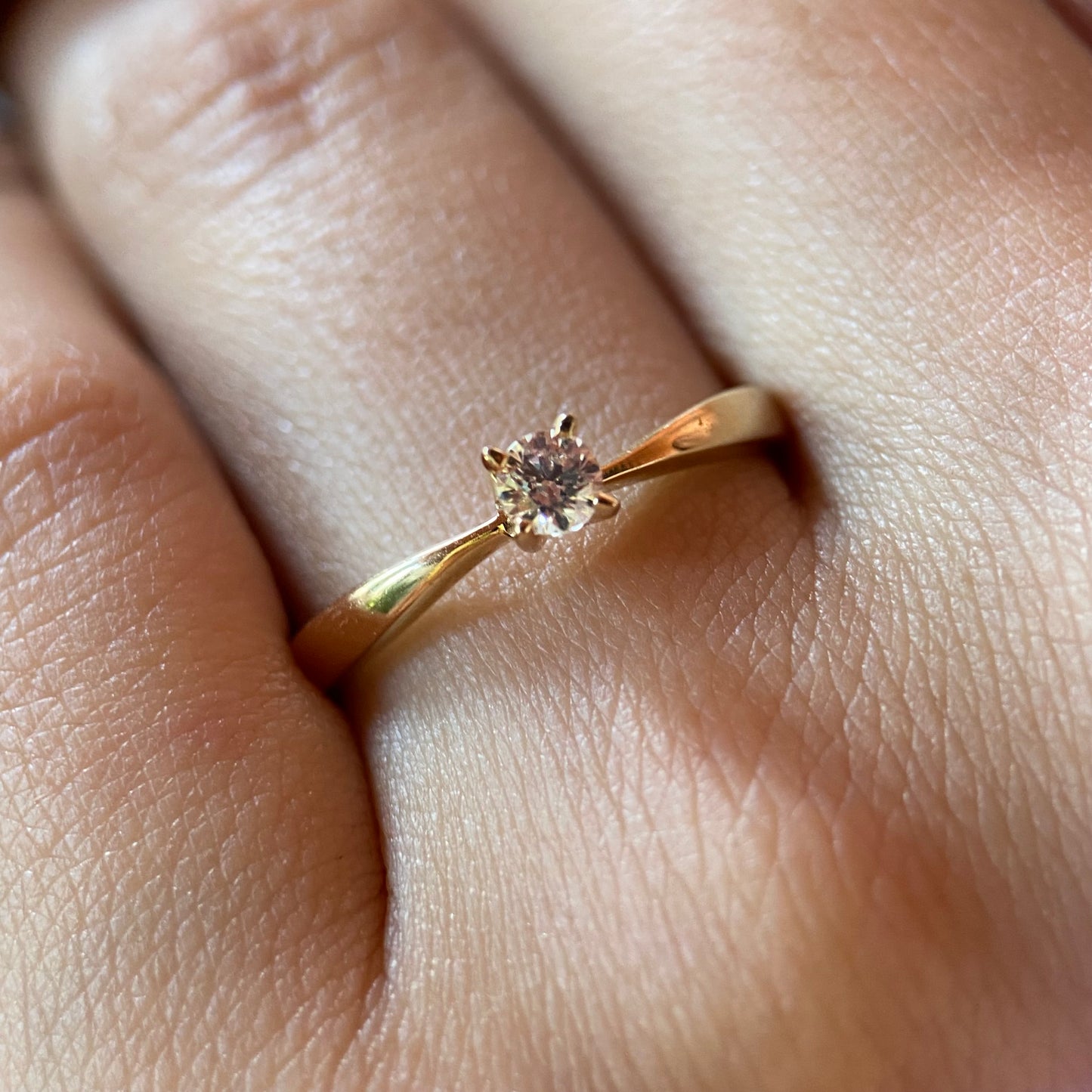 Anillo de compromiso en oro