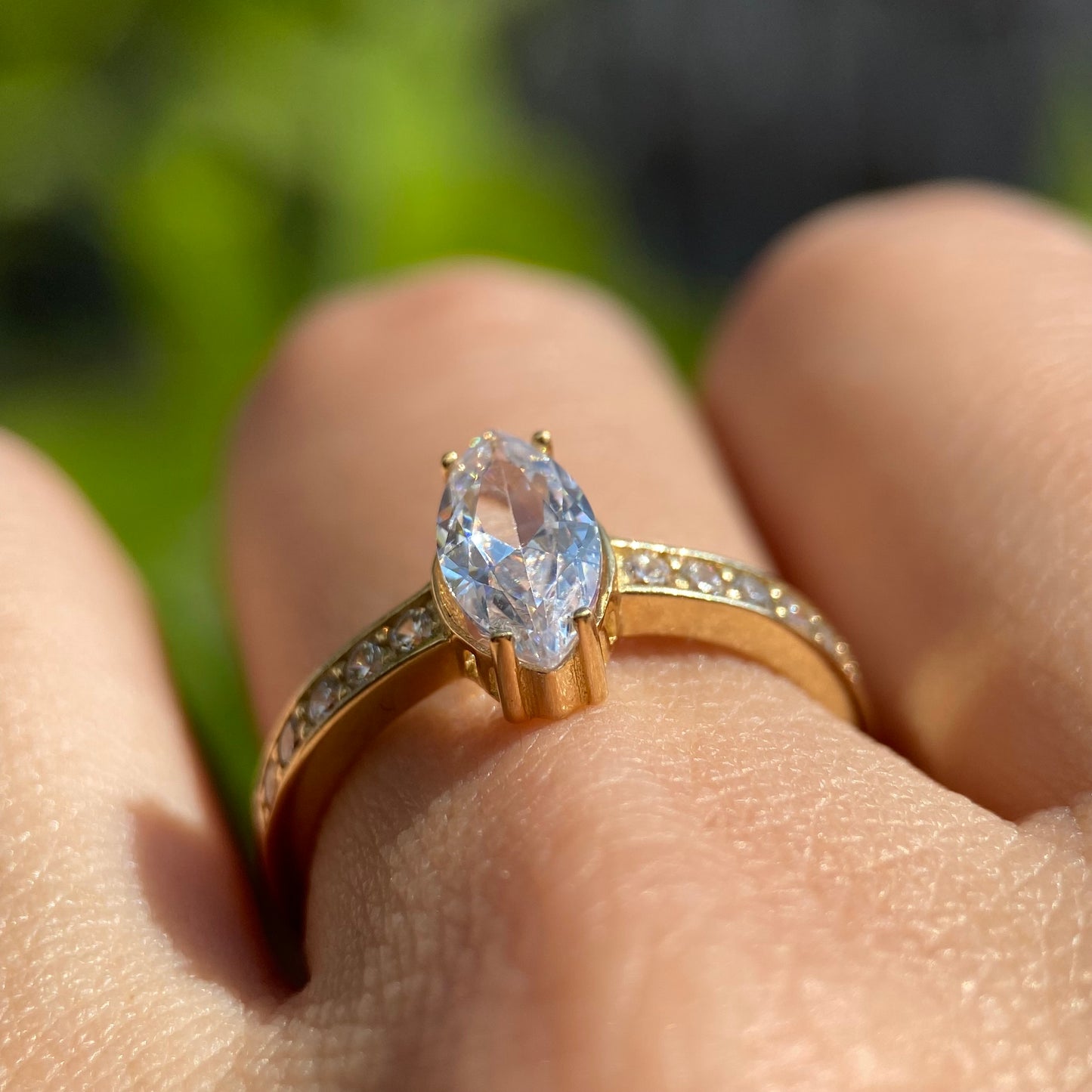 Anillo de compromiso en oro
