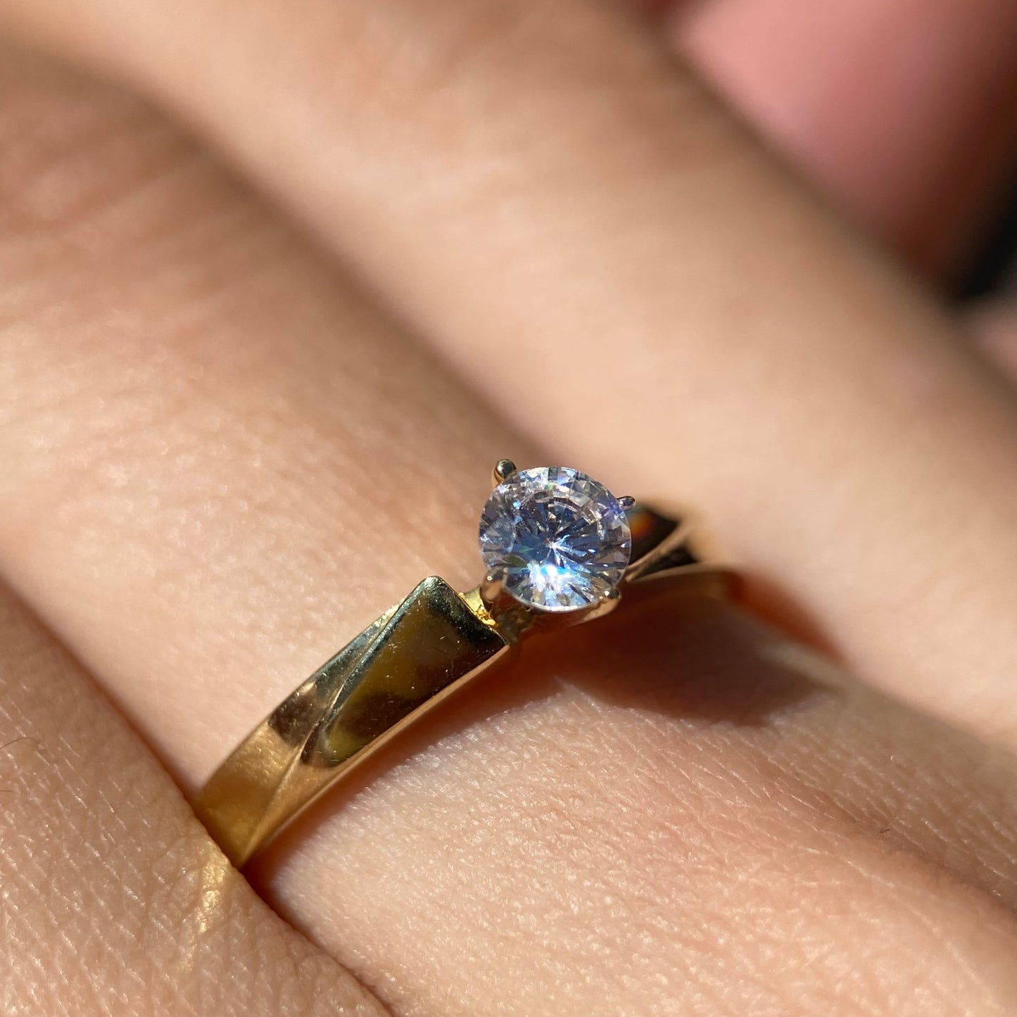 Anillo de compromiso en oro