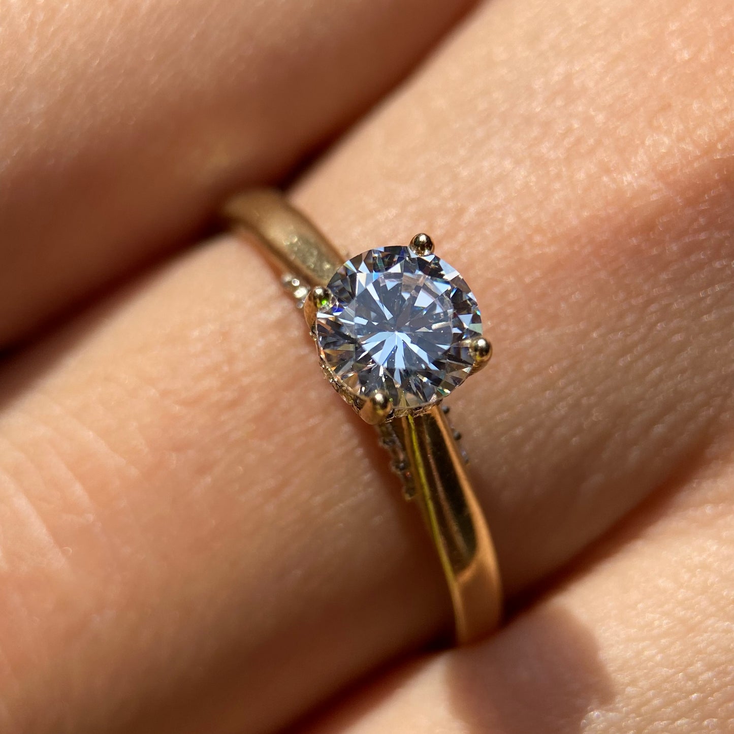 Anillo de compromiso en oro