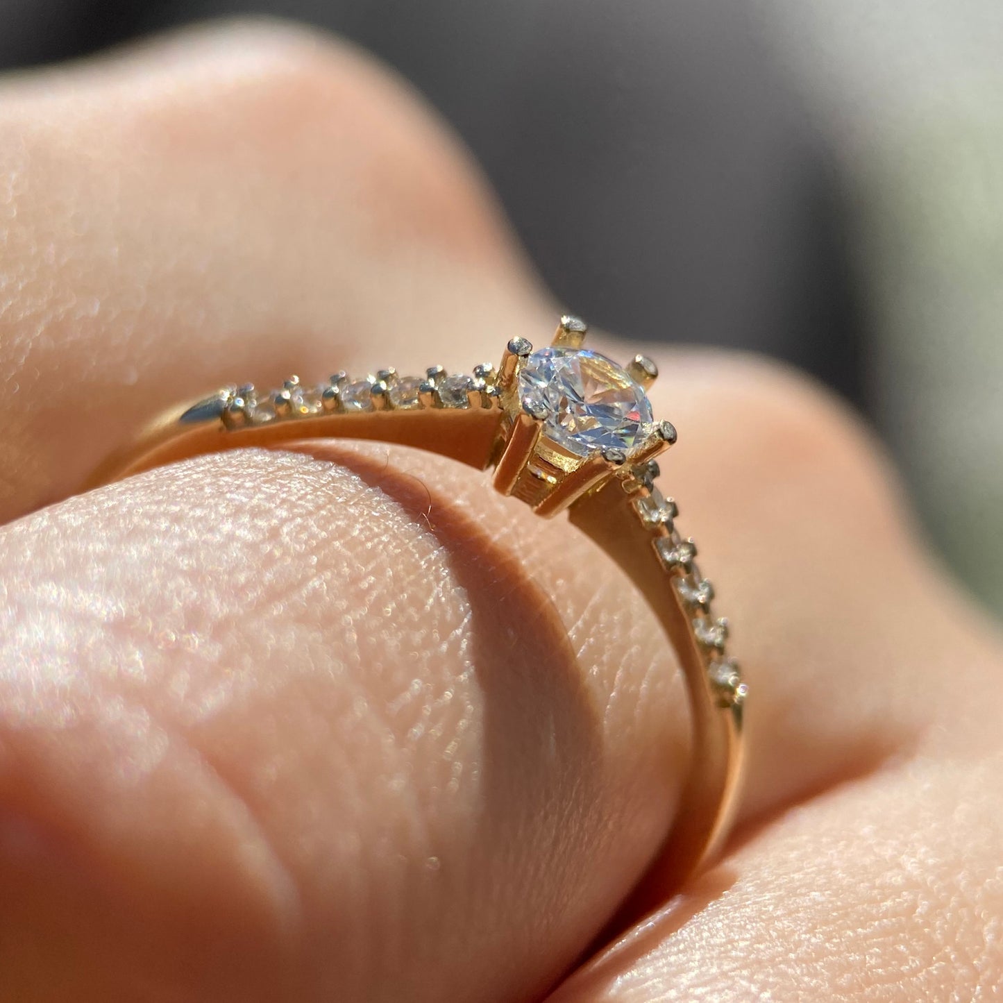 Anillo de compromiso en oro