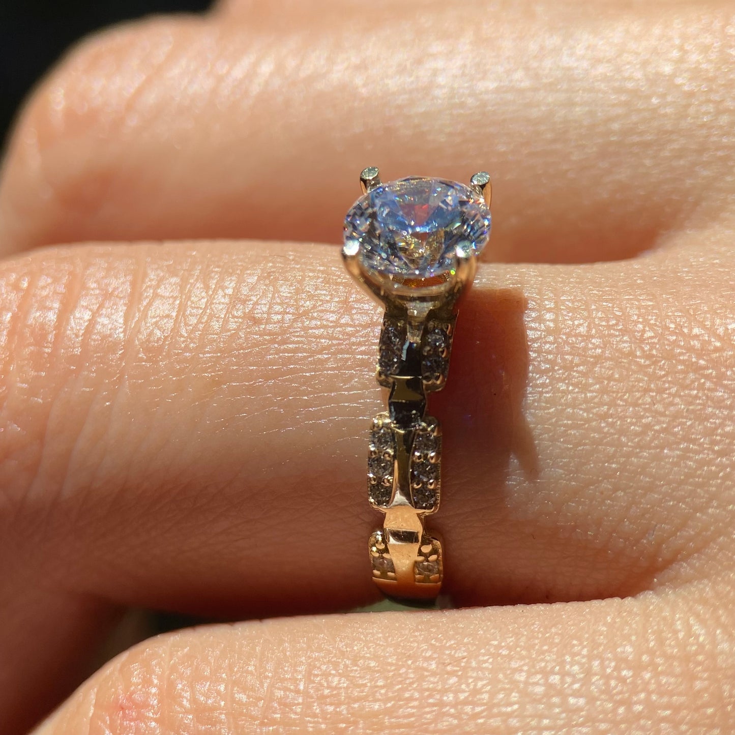 Anillo de compromiso en oro