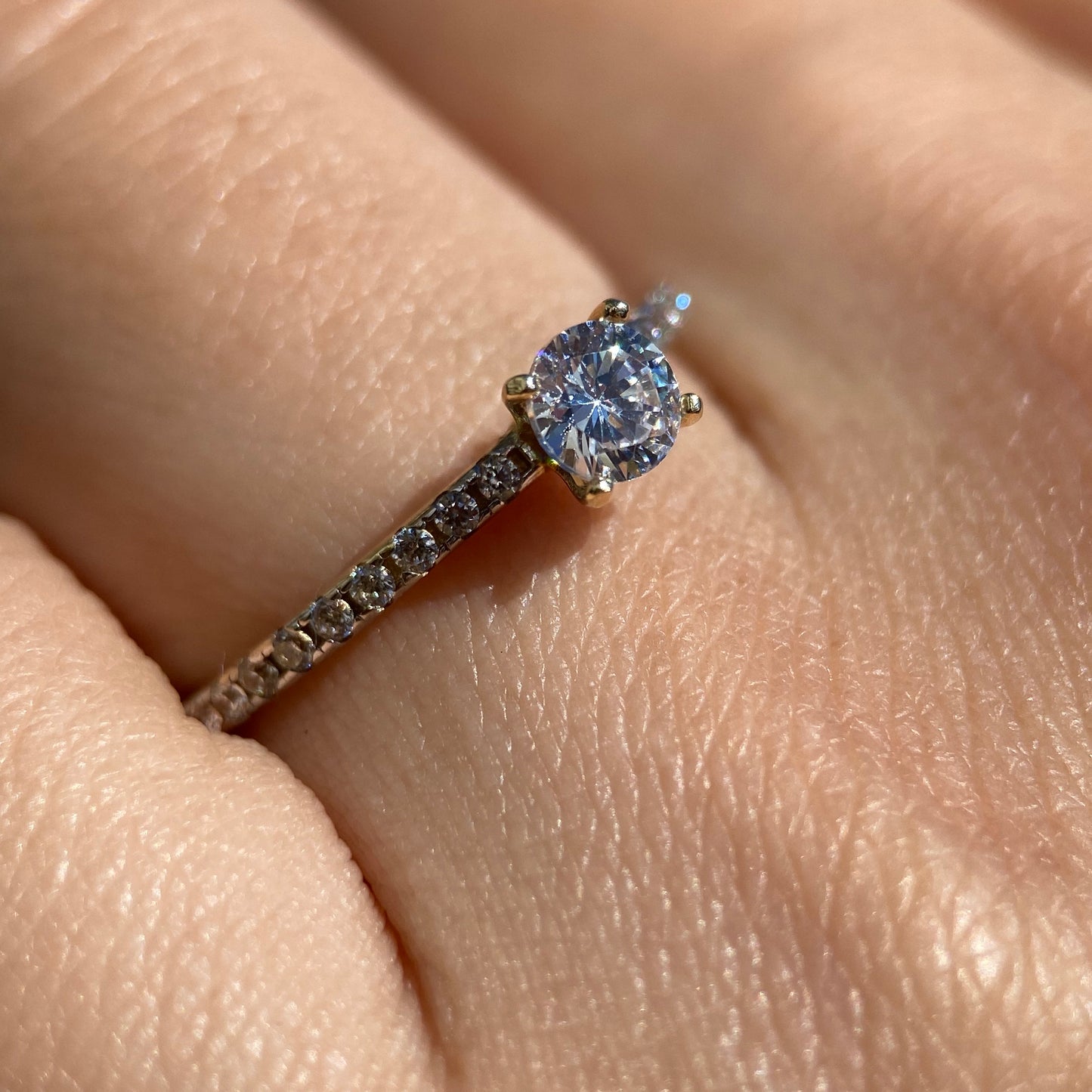 10k Yellow Gold Ring with Zirconia Cod: MAN061