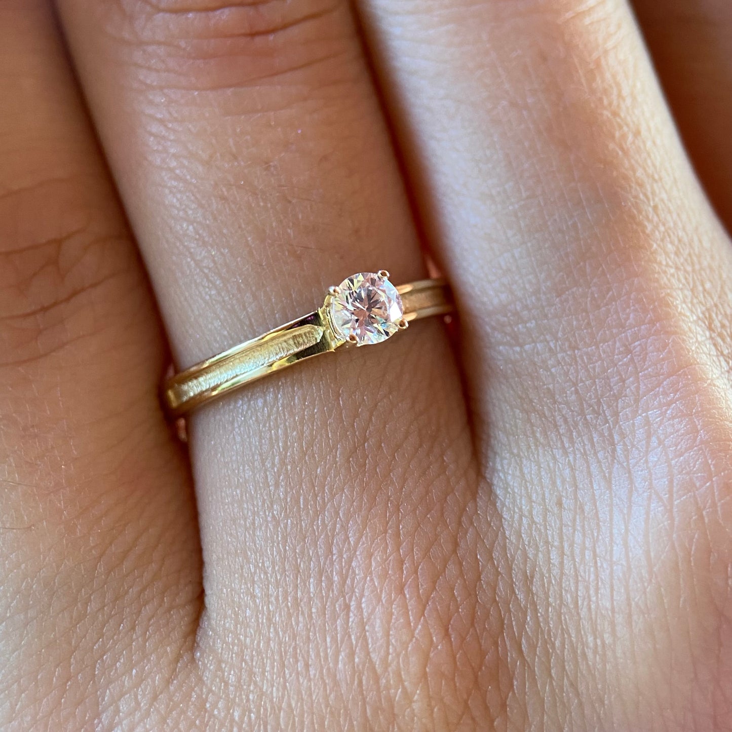 Anillo de compromiso en oro