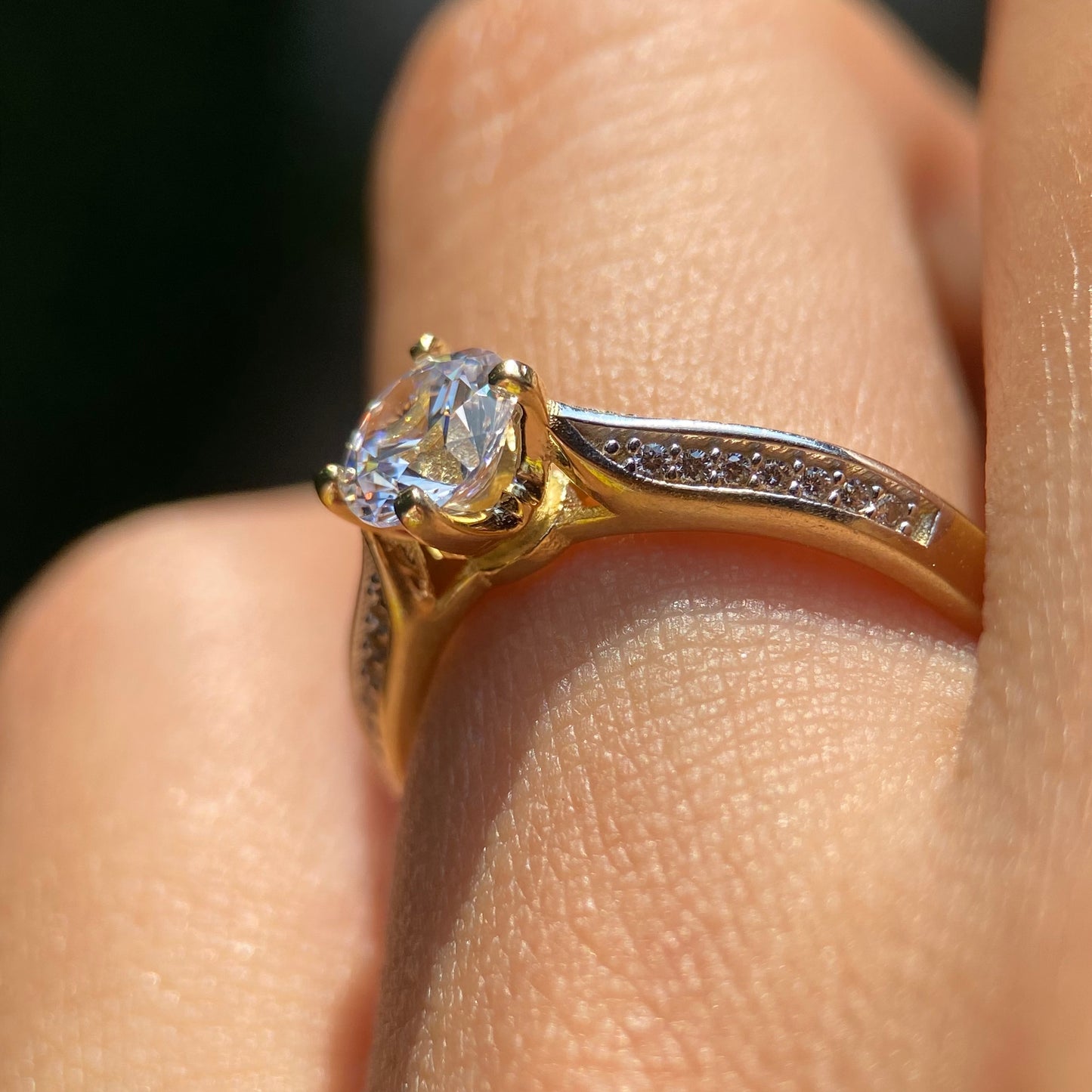 Anillo de compromiso en oro