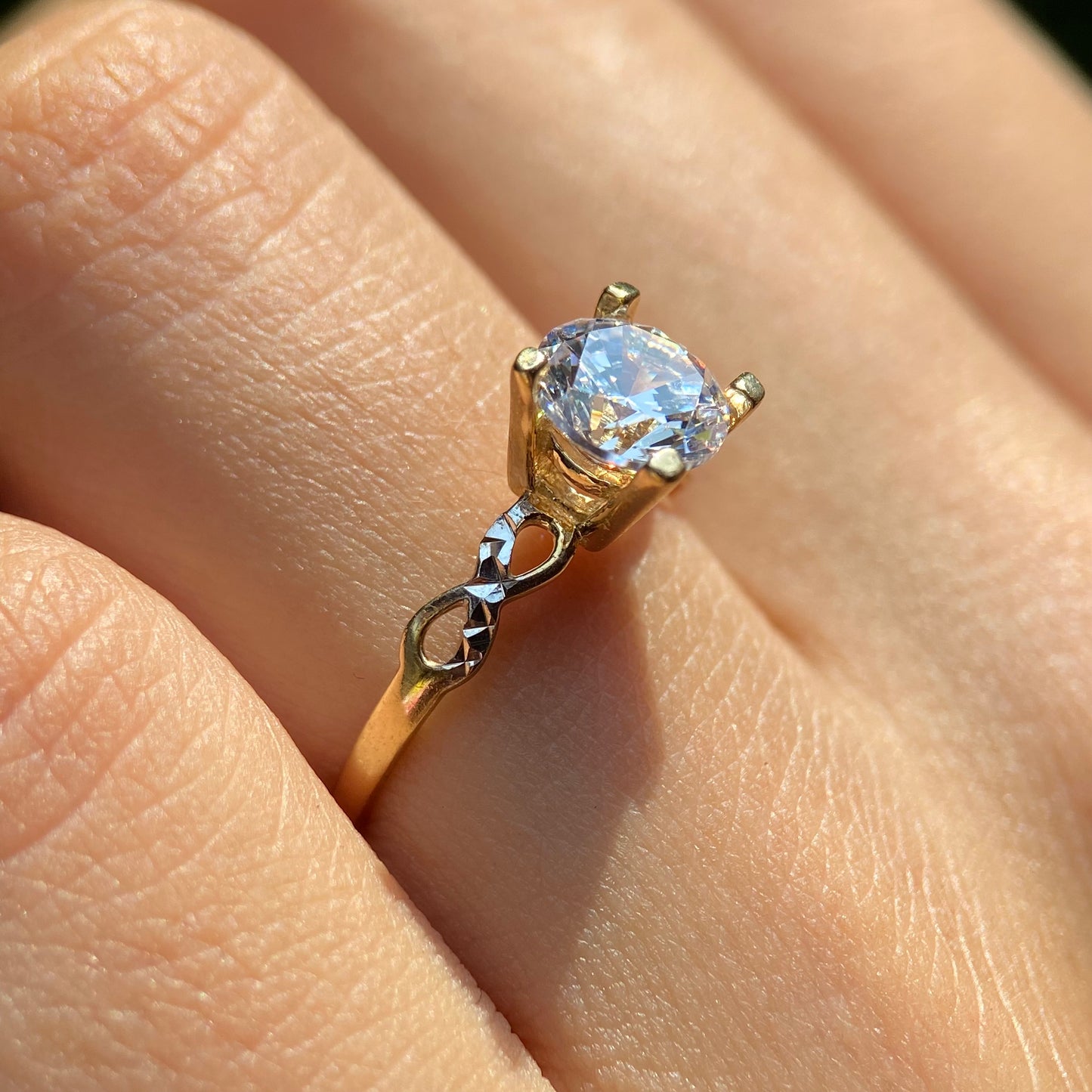 Anillo de compromiso en oro