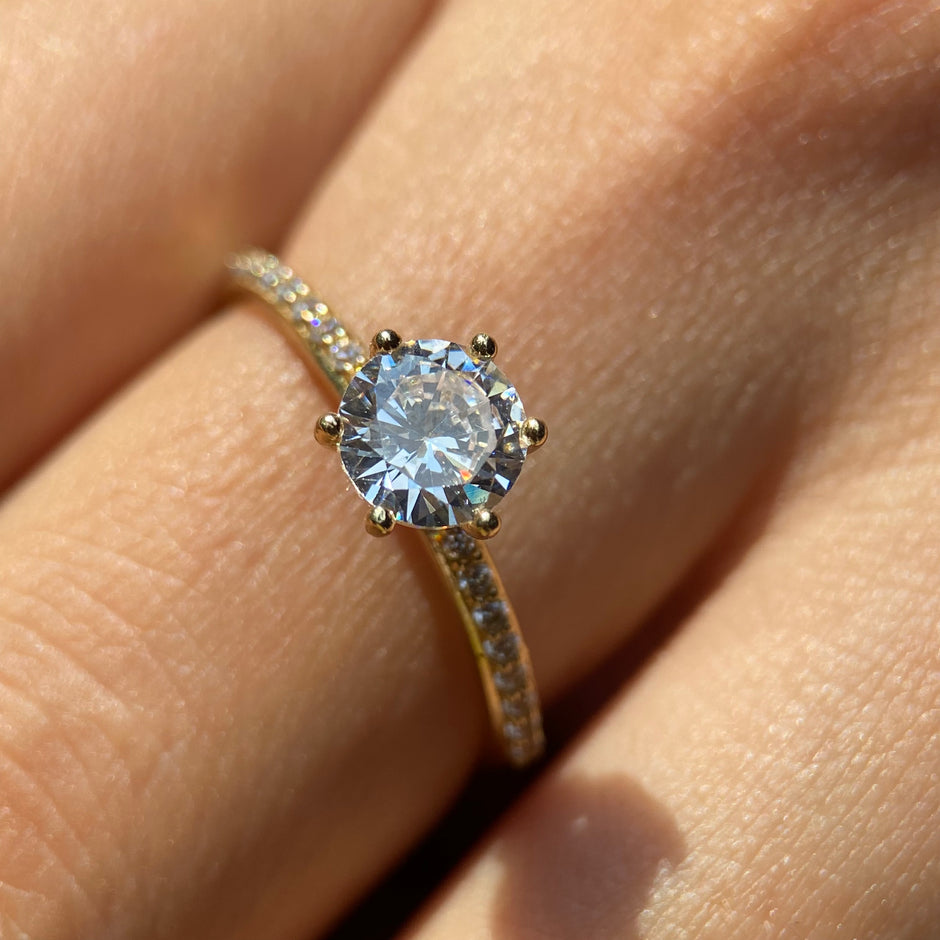 Anillo de compromiso en oro