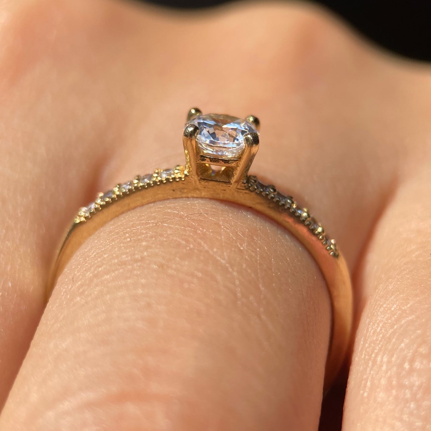 Anillo de compromiso en oro