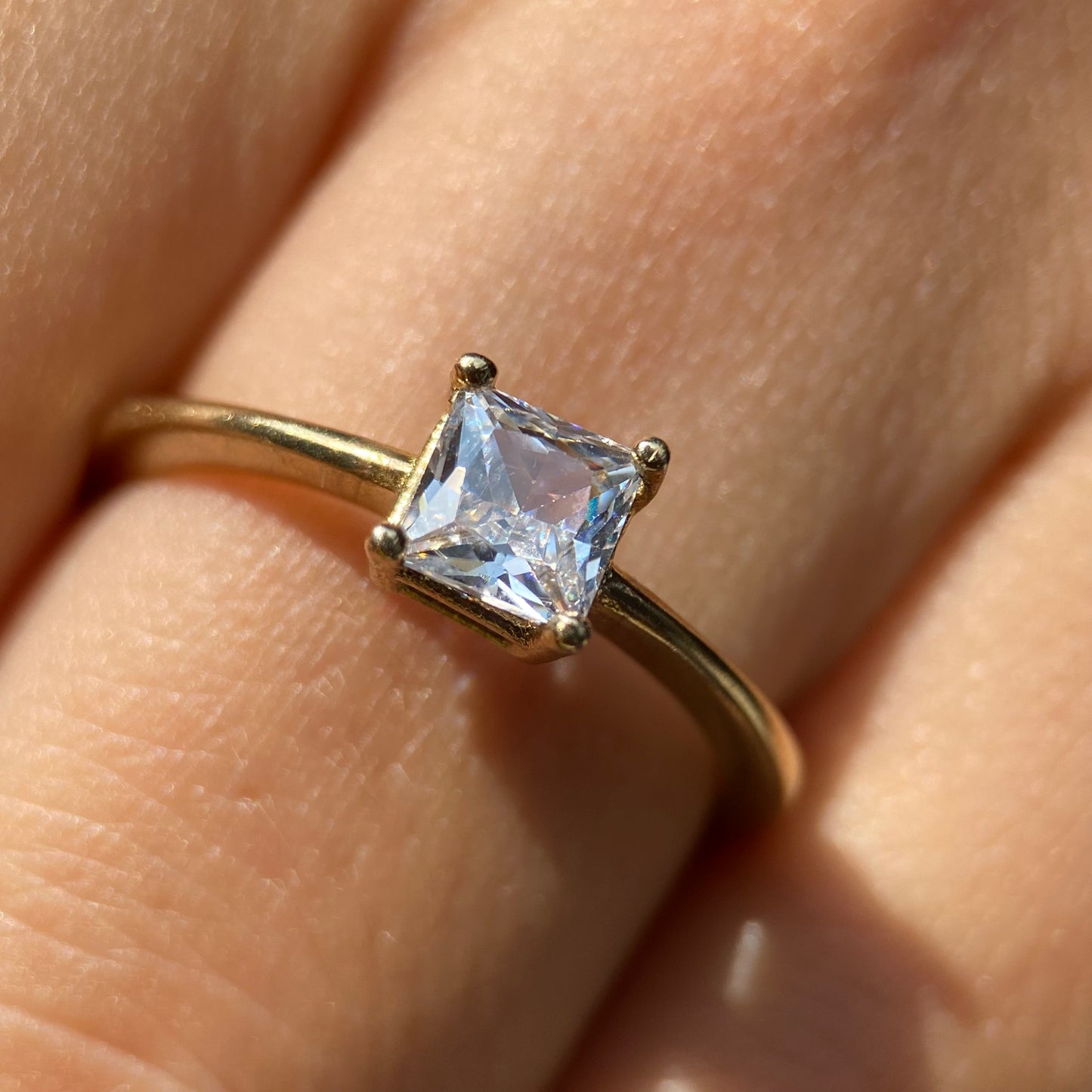 Anillo de compromiso en oro