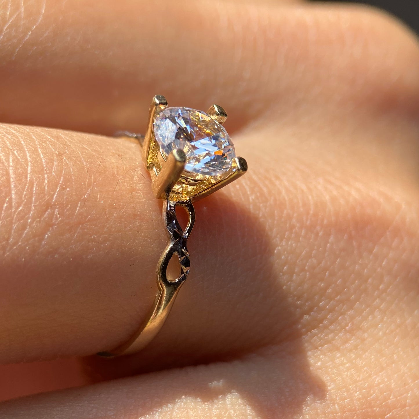 Anillo de compromiso en oro