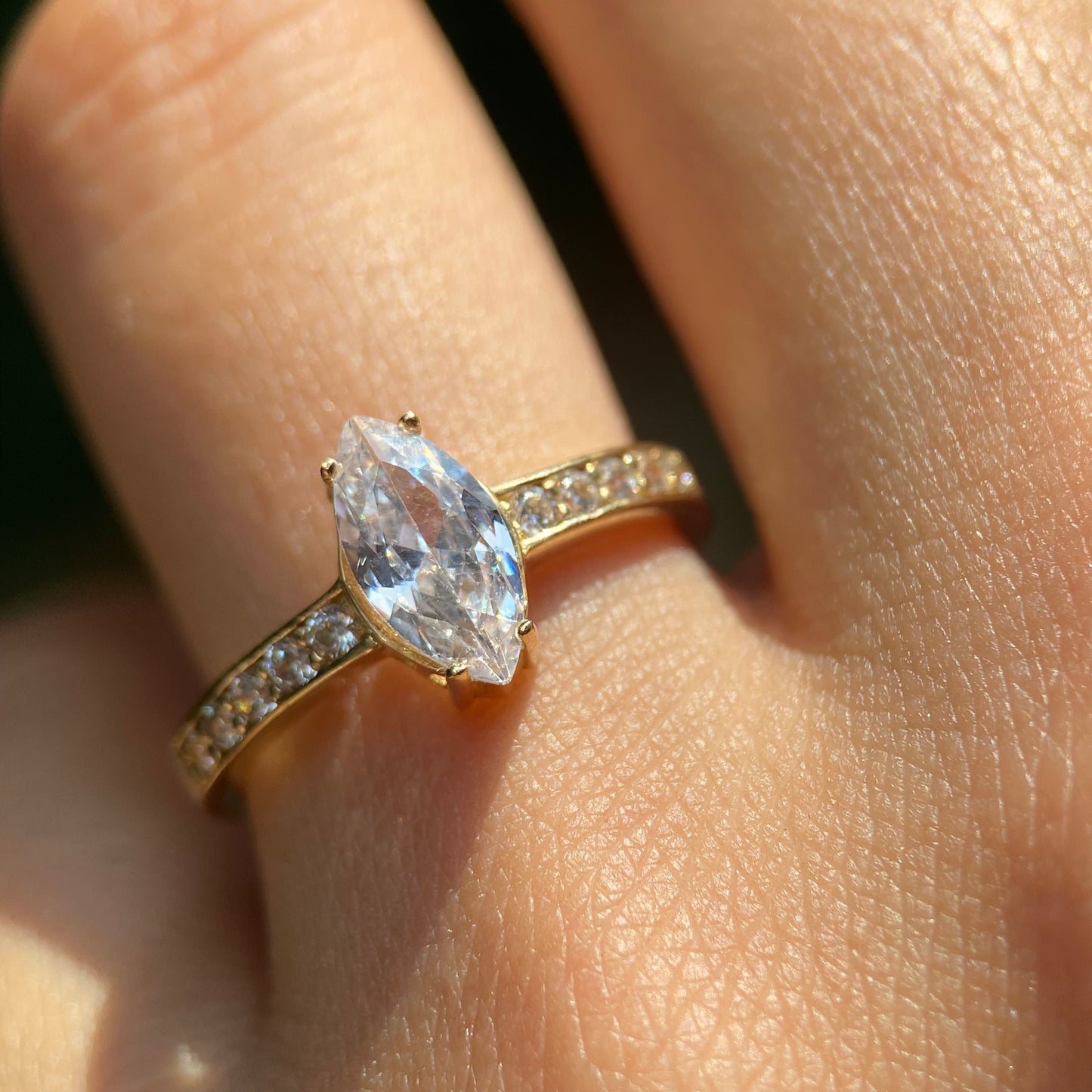 Anillo de compromiso en oro