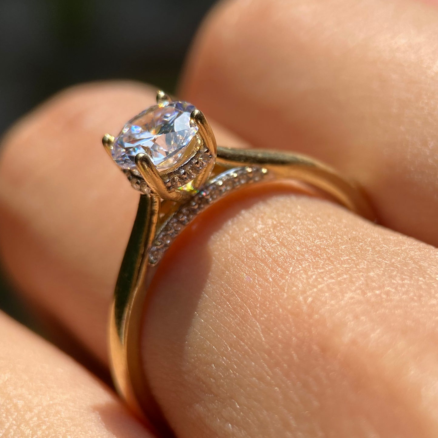 Anillo de compromiso en oro