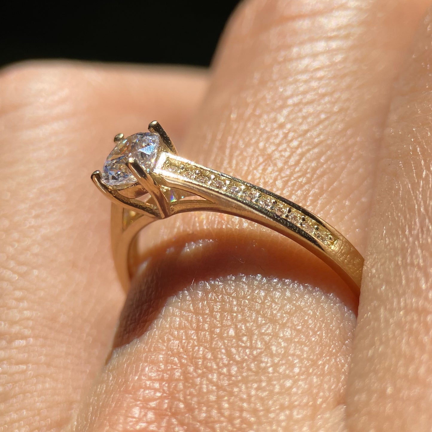 Anillo de compromiso en oro
