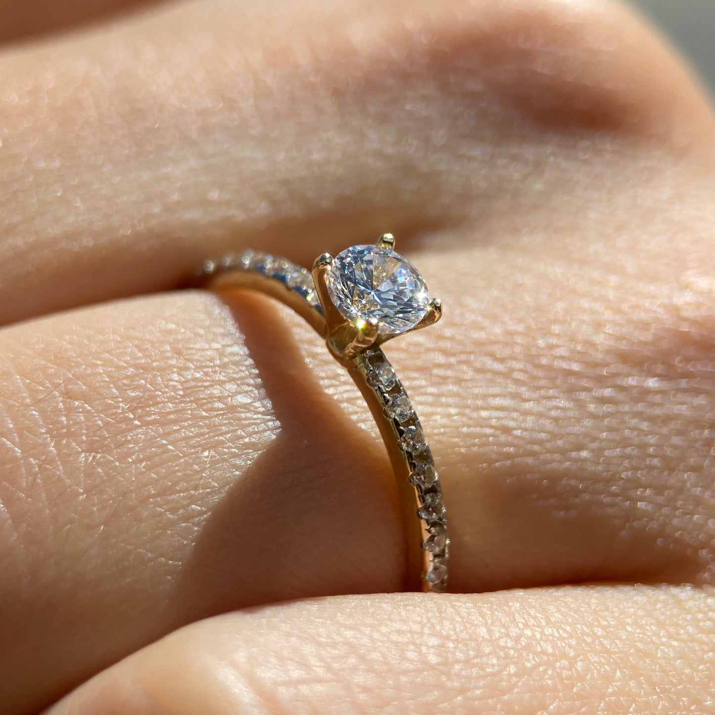 10k Yellow Gold Ring with Zirconia Cod: MAN061