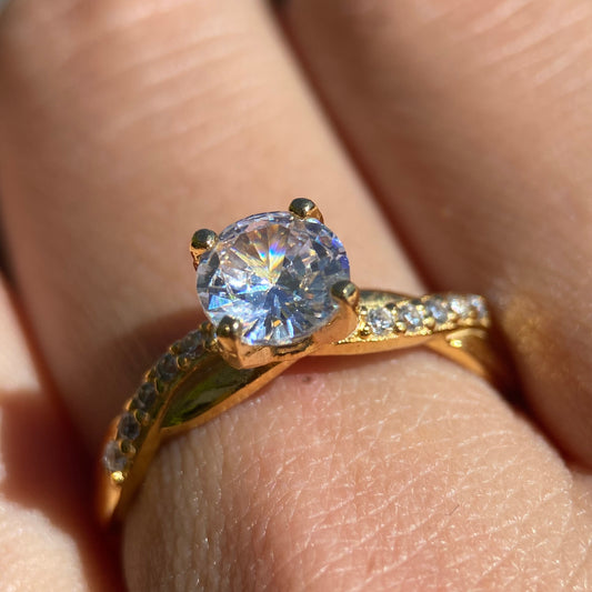 Anillo Charlize en Plata con Baño de Oro Amarillo
