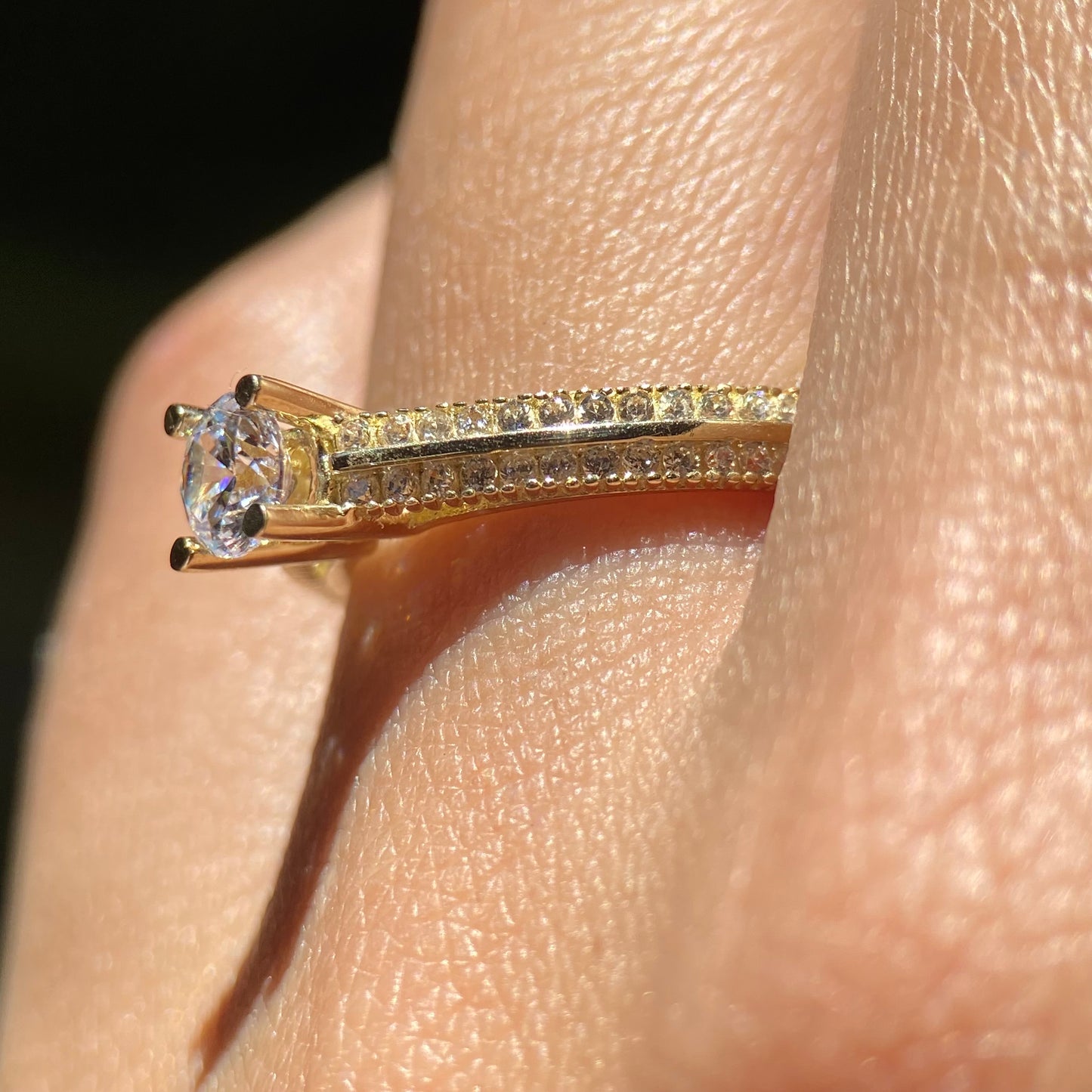 Anillo de compromiso en oro